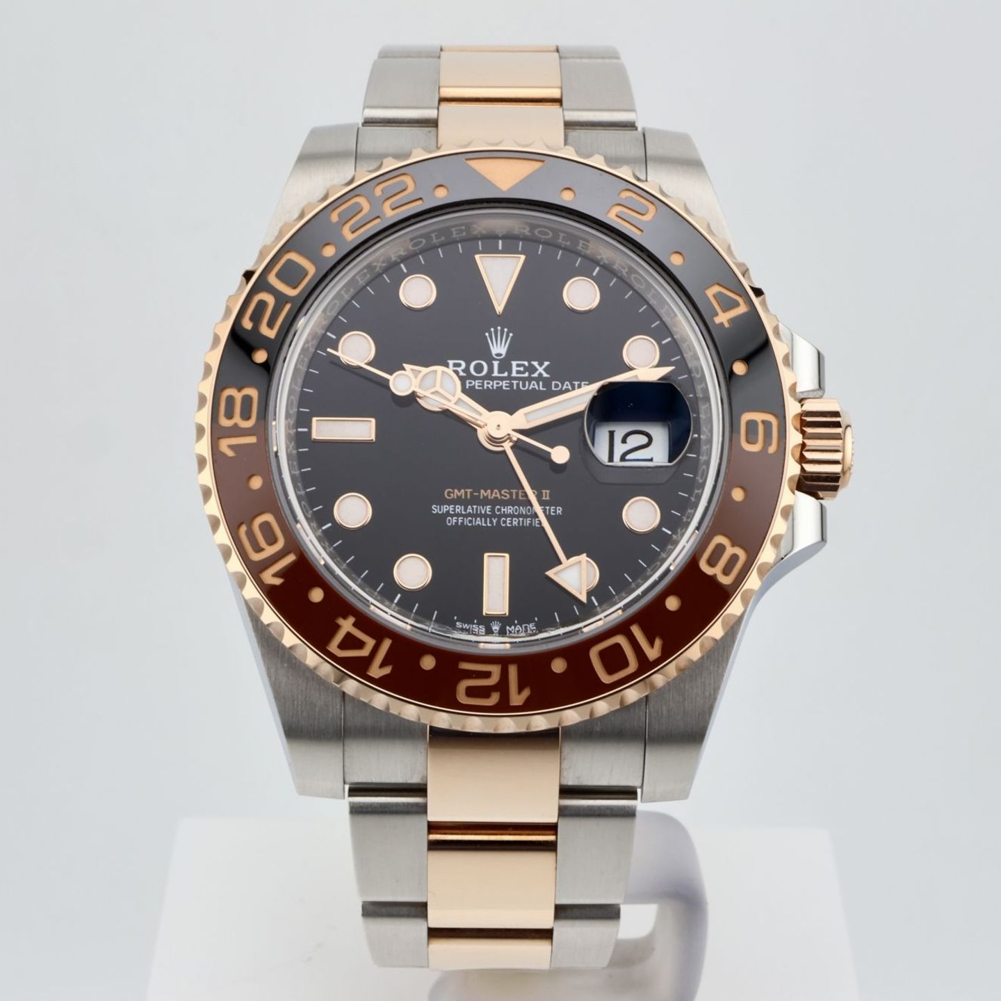 Rolex GMT-Master II 126711CHNR (2023) - Black dial 40 mm Gold/Steel case (1/2)