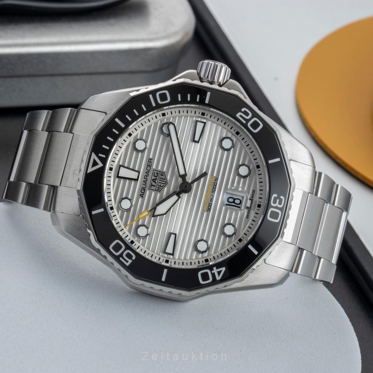 TAG Heuer Carrera Calibre HEUER 01 CAR201AA.BA0714 - (2/8)