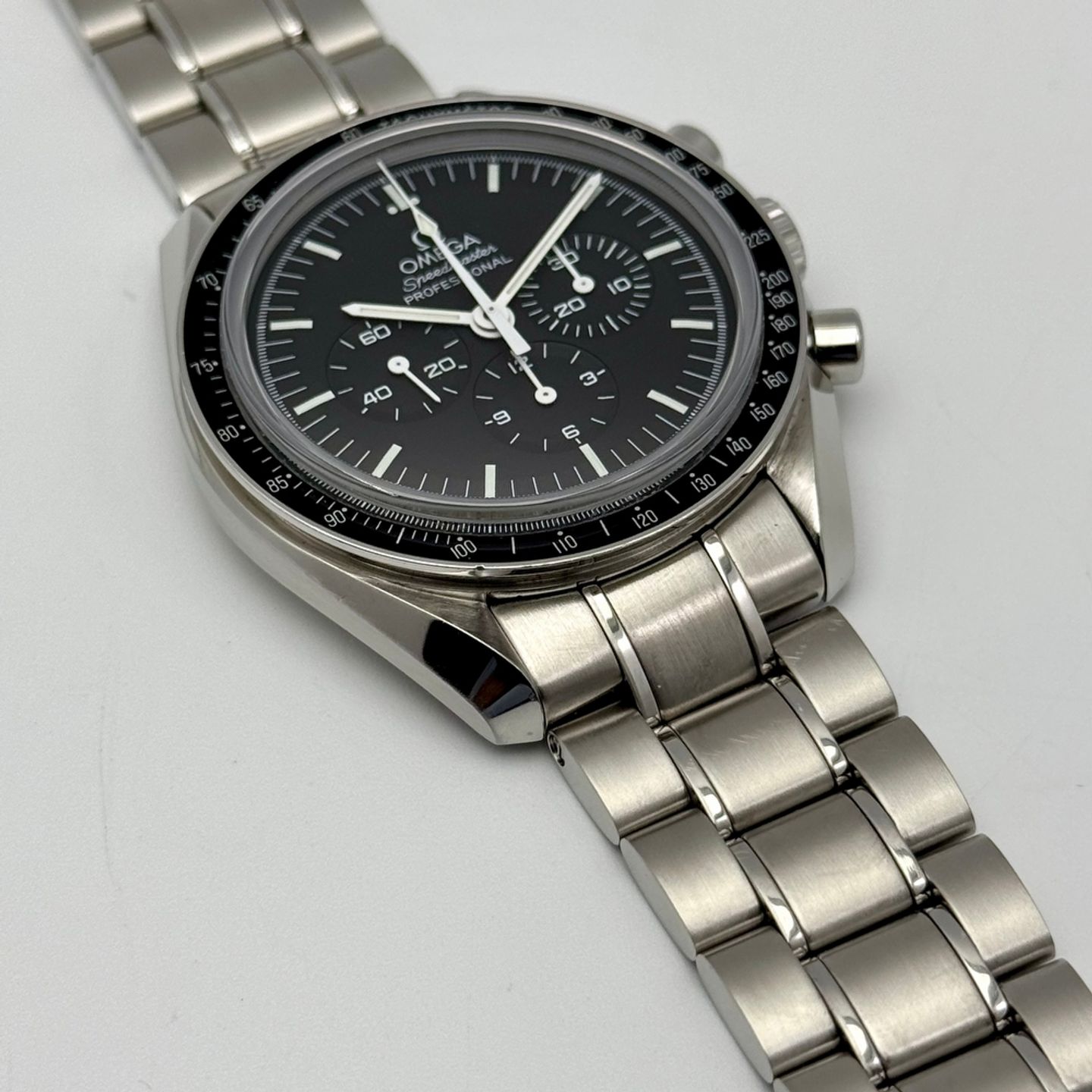 Omega Speedmaster Professional Moonwatch 311.30.42.30.01.006 (2017) - Black dial 42 mm Steel case (6/10)