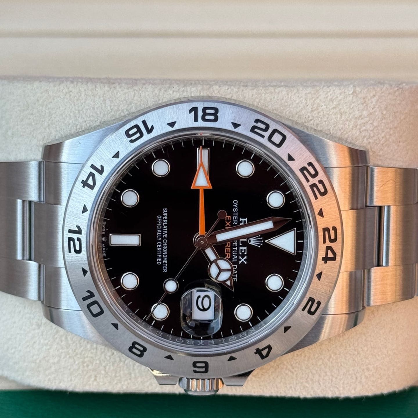 Rolex Explorer II 226570 (2025) - Zwart wijzerplaat 42mm Staal (5/5)