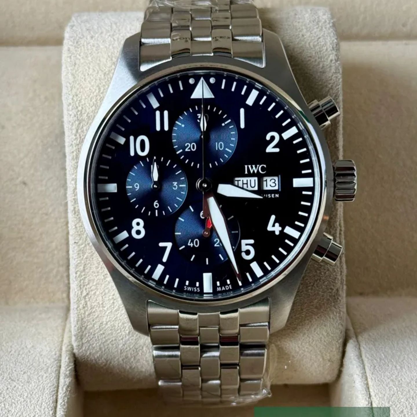 IWC Pilot Chronograph IW378004 (2025) - Blue dial 41 mm Steel case (2/7)