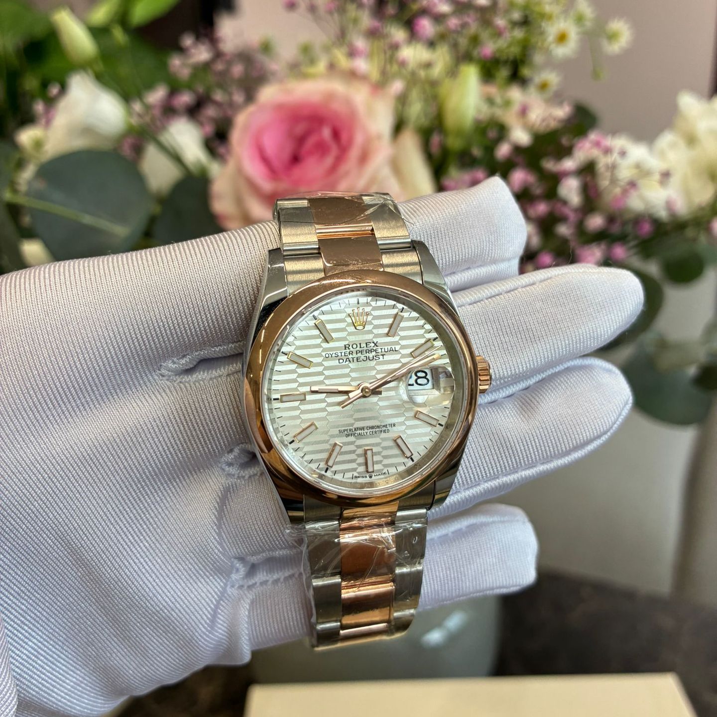 Rolex Datejust 36 126201 (2024) - Silver dial 36 mm Gold/Steel case (2/8)