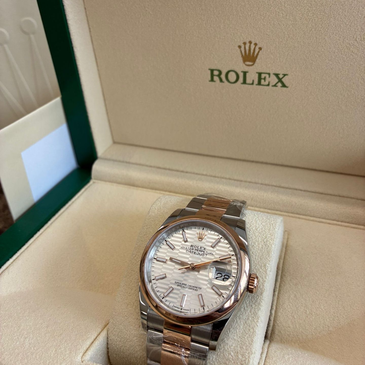 Rolex Datejust 36 126201 (2024) - Silver dial 36 mm Gold/Steel case (7/8)