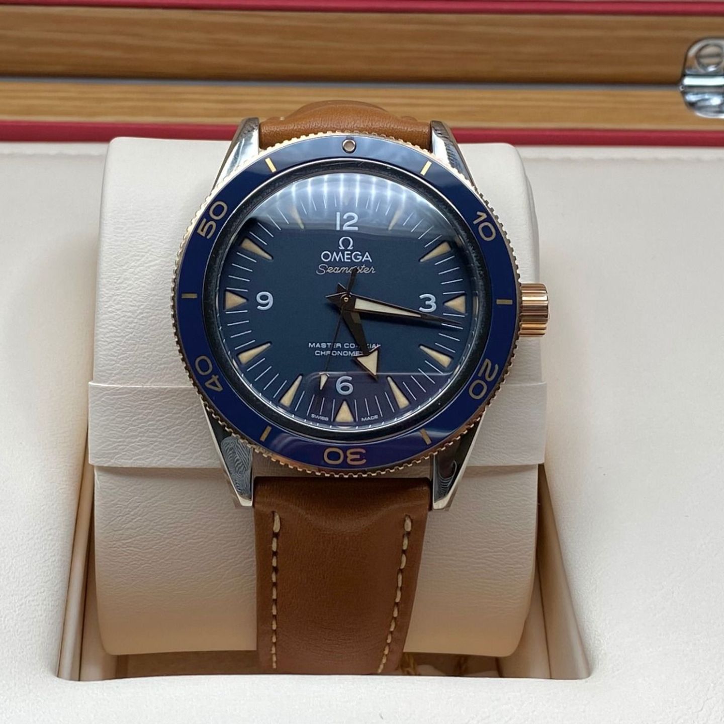 Omega Seamaster 300 233.62.41.21.03.001 (2022) - Blauw wijzerplaat 41mm Roségoud (4/8)