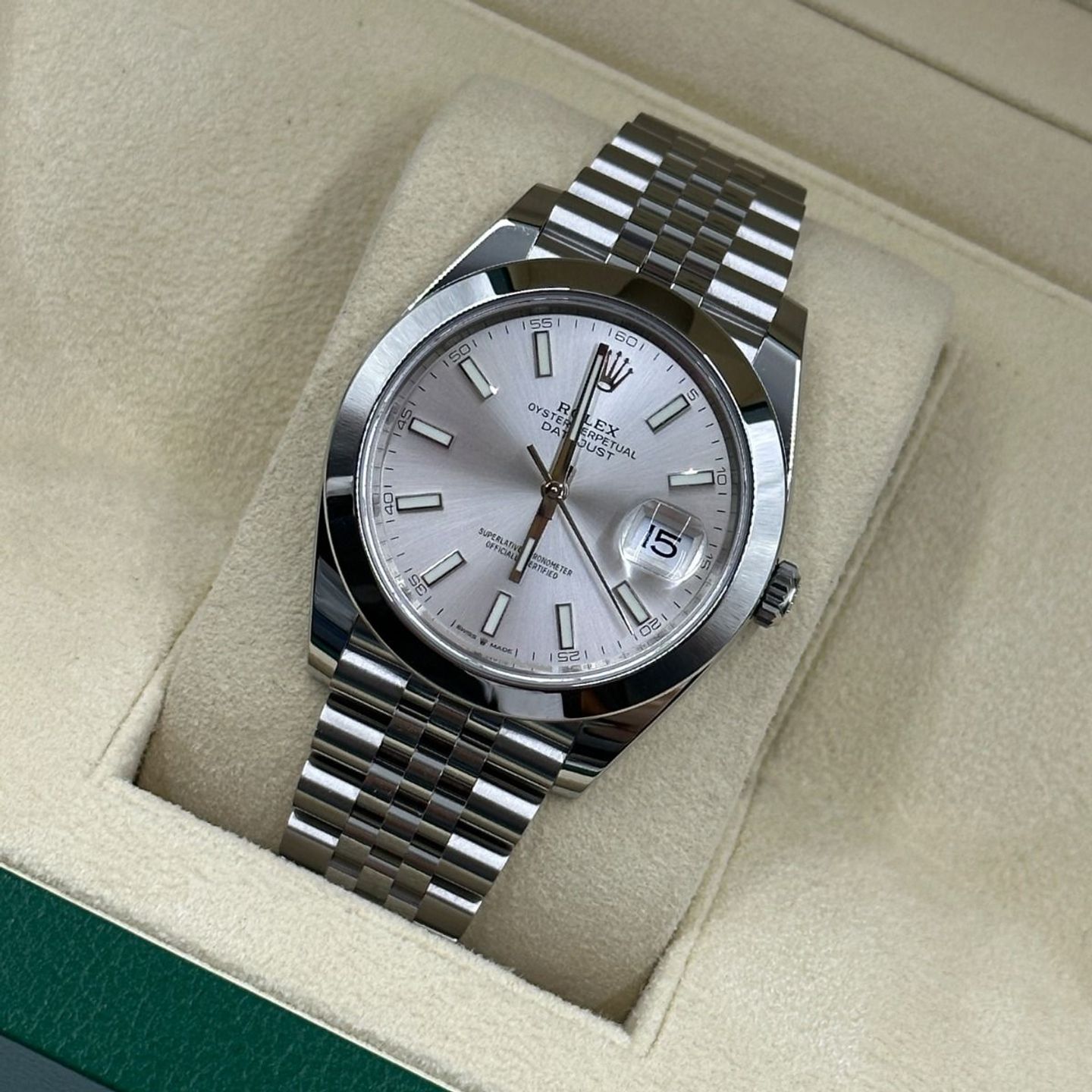 Rolex Datejust 41 126300 (2024) - Silver dial 41 mm Steel case (8/8)