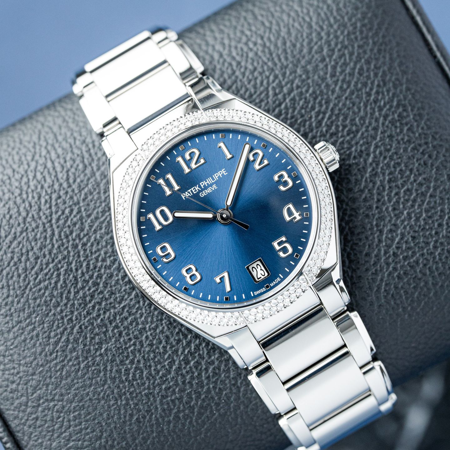 Patek Philippe World Time Chronograph 5935A-001 - (2/8)