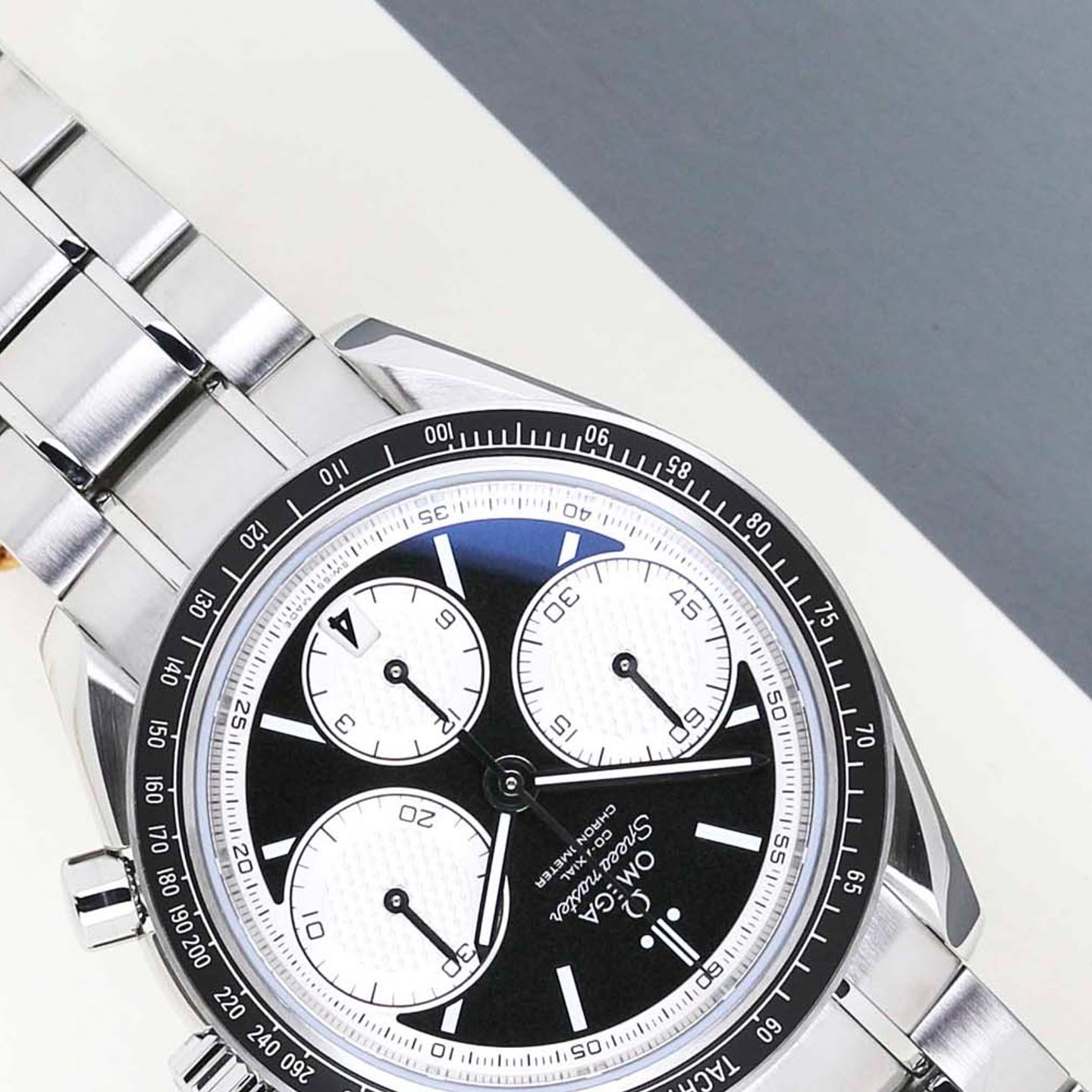 Omega Speedmaster Racing 326.30.40.50.01.002 - (4/8)