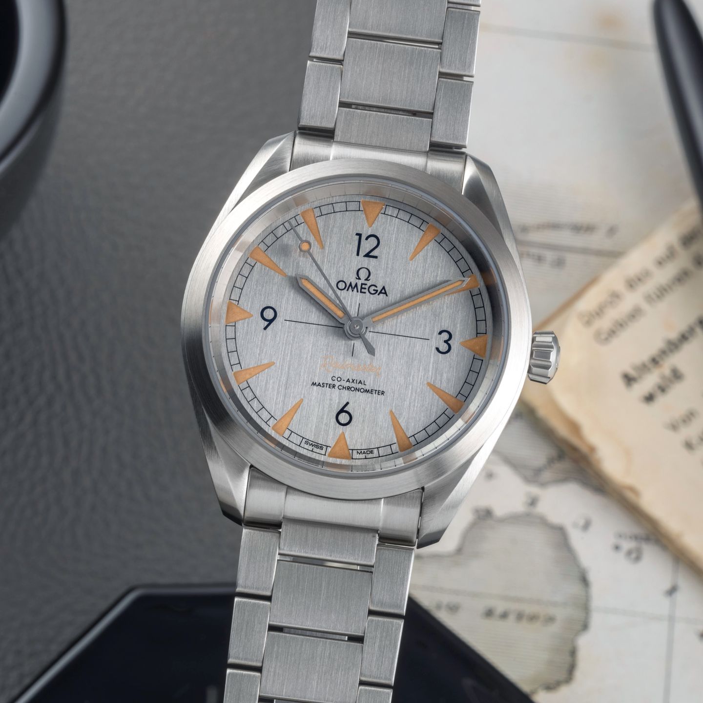 Omega Seamaster Railmaster 220.10.40.20.06.001 (2022) - Grijs wijzerplaat 40mm Staal (3/8)