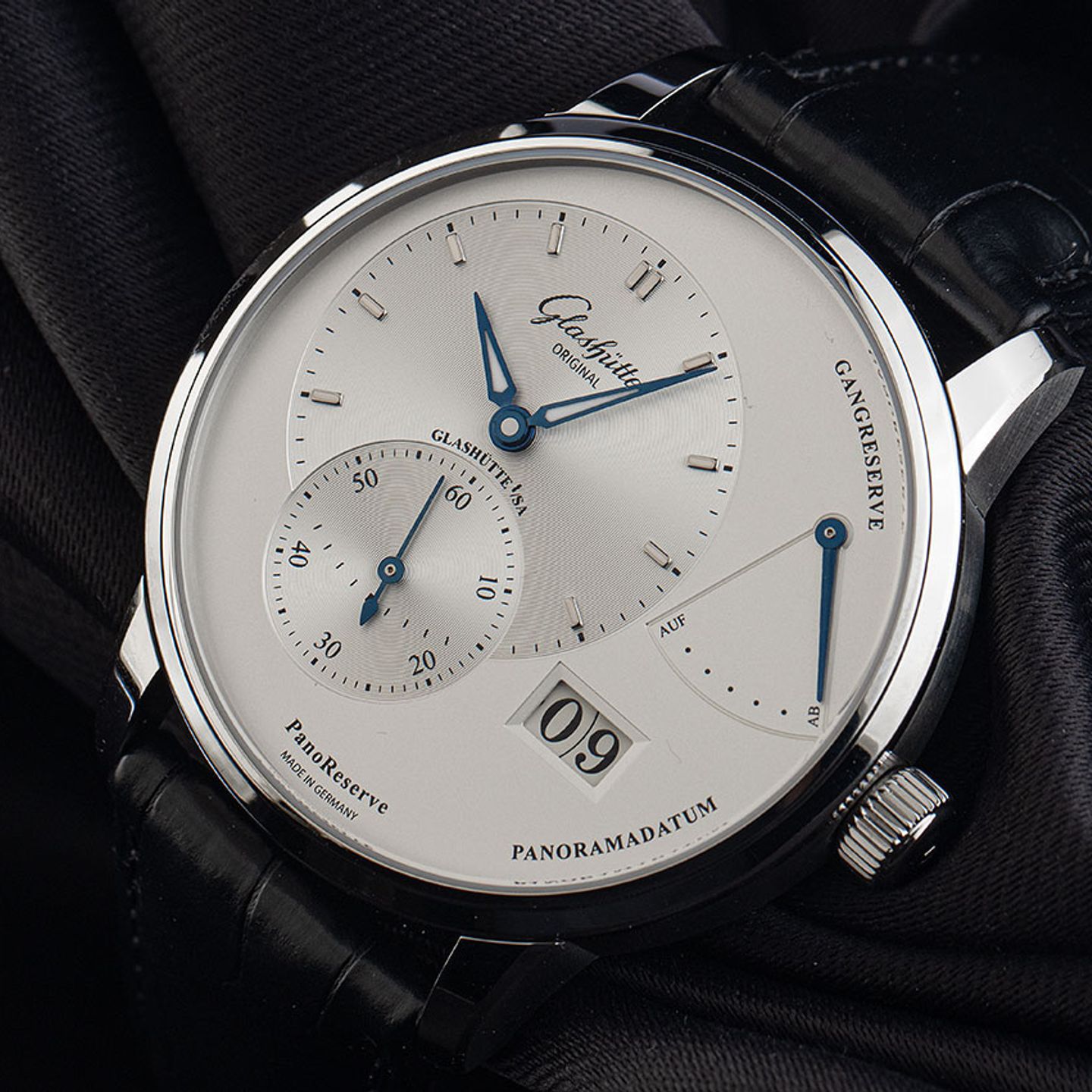 Glashütte Original PanoReserve 1-65-01-22-12-61 (2025) - Zilver wijzerplaat 40mm Staal (3/7)