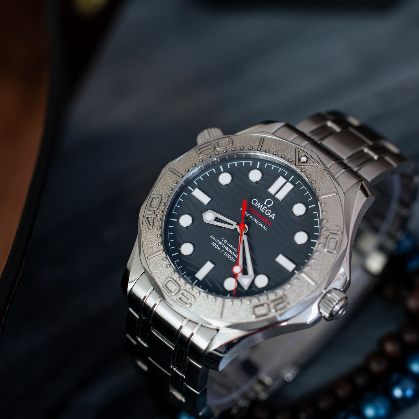 Omega Seamaster Diver 300 M 210.30.42.20.01.002 (2021) - Zwart wijzerplaat 42mm Staal (2/5)
