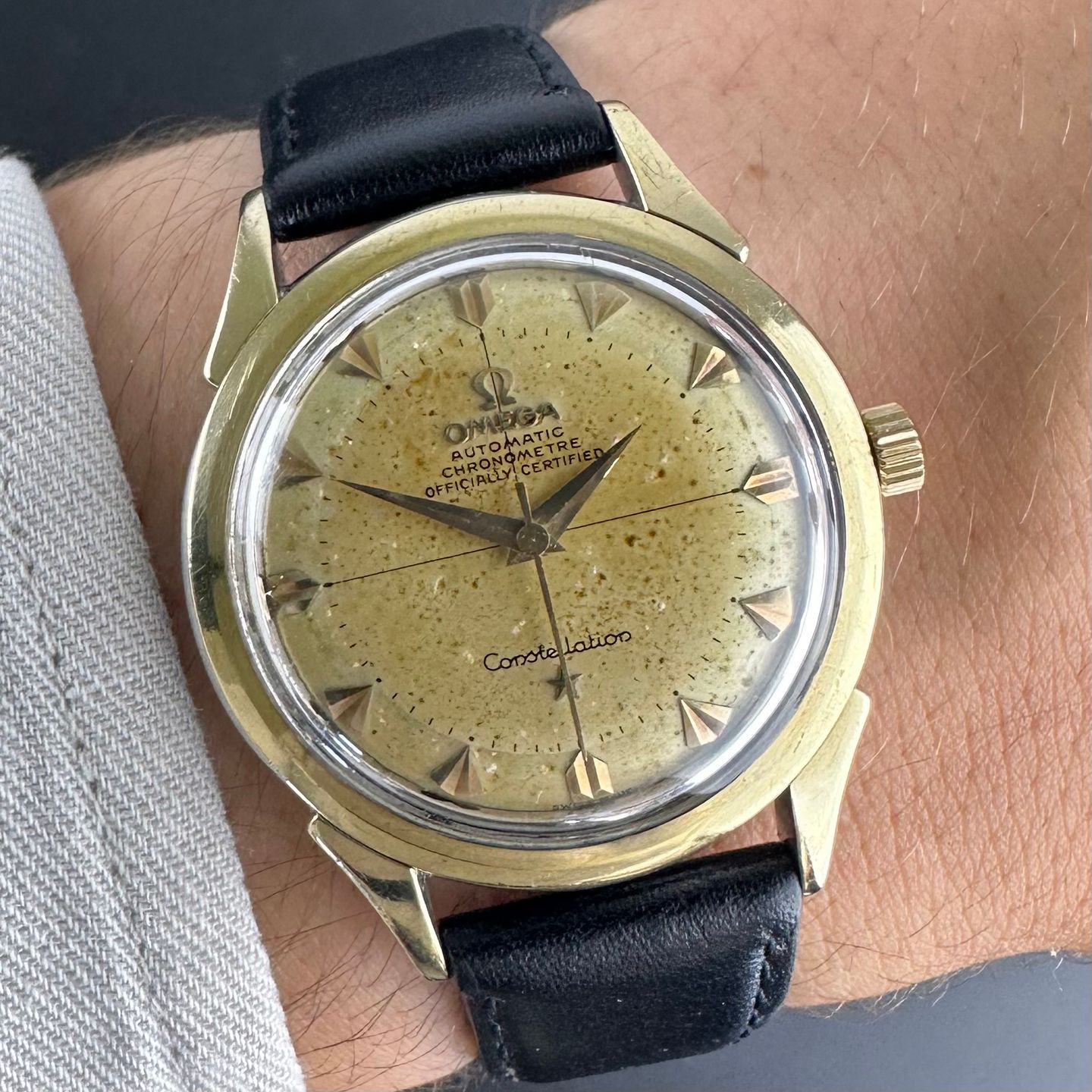 Omega Constellation 2782 (1954) - Champagne wijzerplaat 35mm Goud/Staal (2/8)