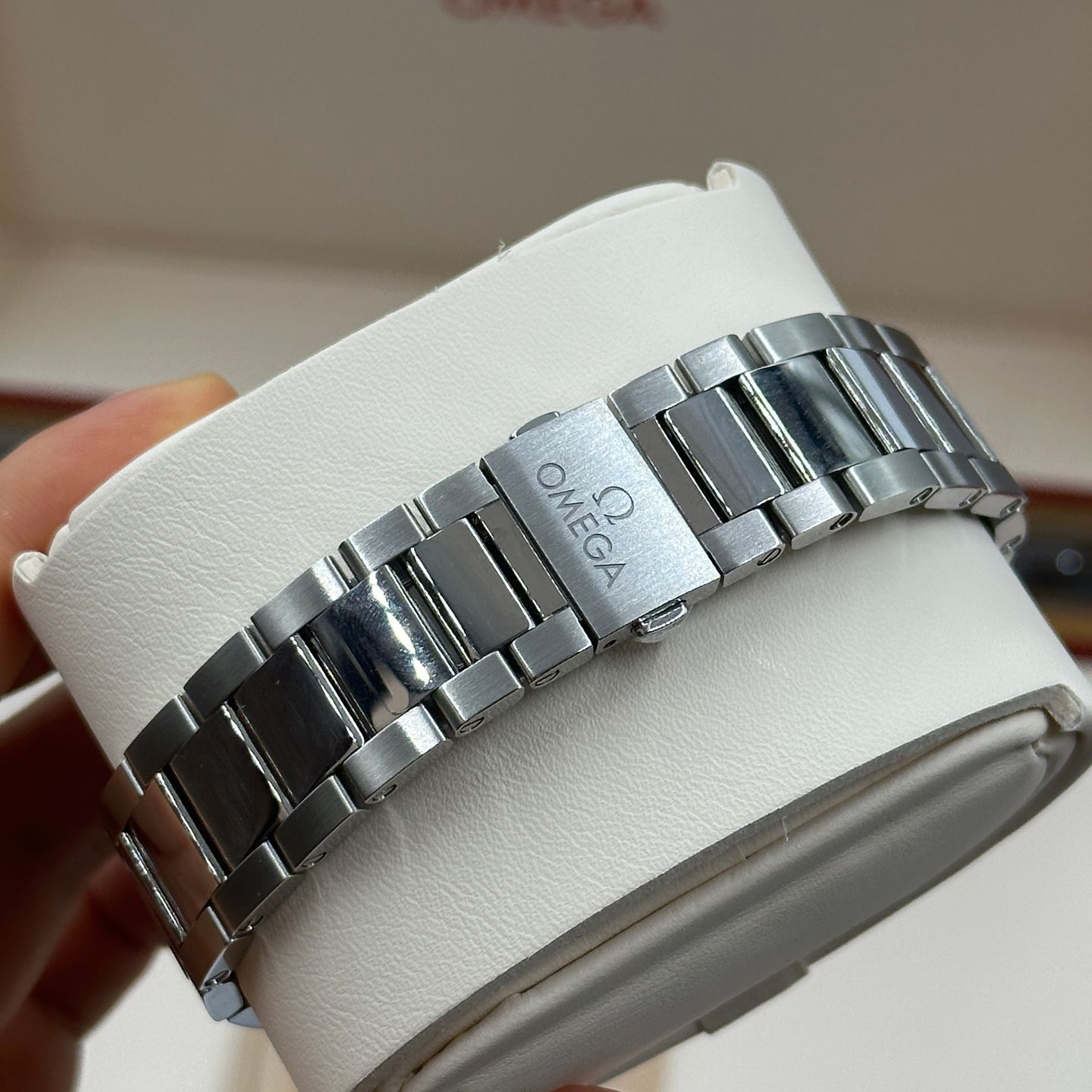 Omega Seamaster Aqua Terra 220.10.38.20.10.003 (2025) - Green dial 38 mm Steel case (8/8)