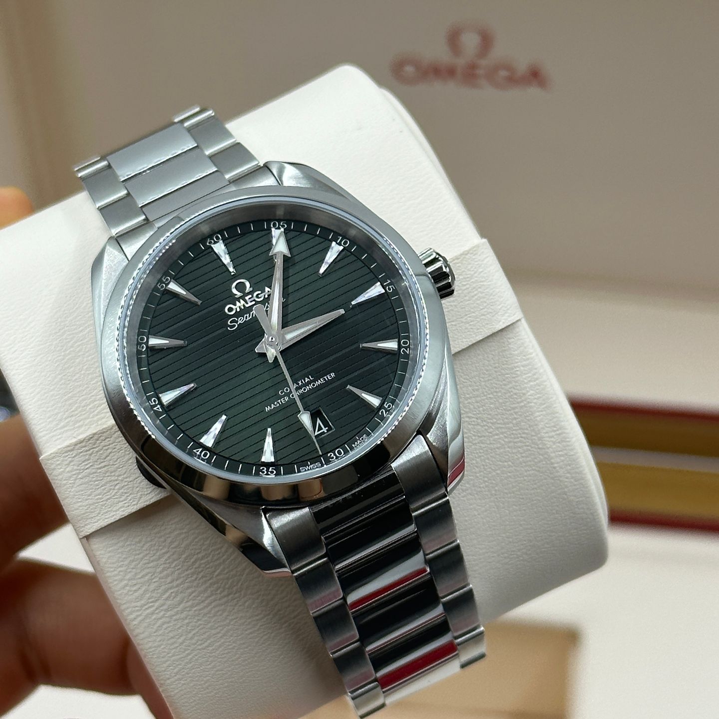 Omega Seamaster Aqua Terra 220.10.38.20.10.003 (2025) - Green dial 38 mm Steel case (6/8)