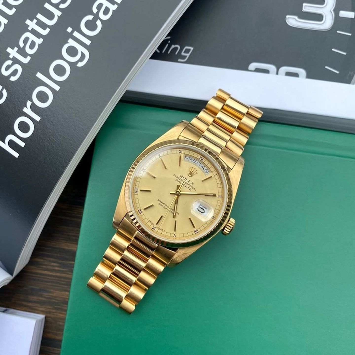 Rolex Day-Date 36 18038 (1989) - Champagne dial 36 mm Yellow Gold case (1/5)