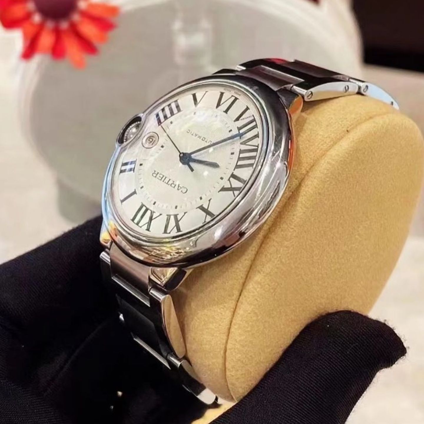 Cartier Ballon Bleu 42mm WSBB0049 (2025) - Zilver wijzerplaat 42mm Staal (2/5)