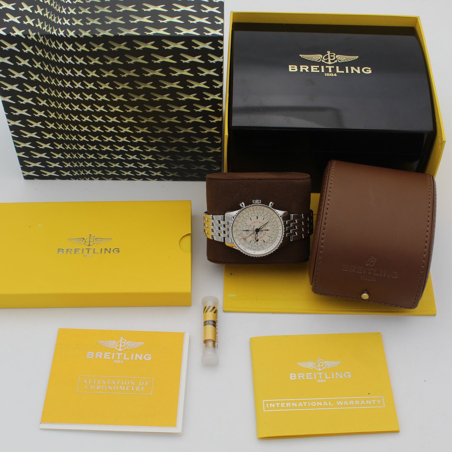 Breitling Montbrillant Datora A21330 (2011) - Silver dial 43 mm Steel case (2/8)