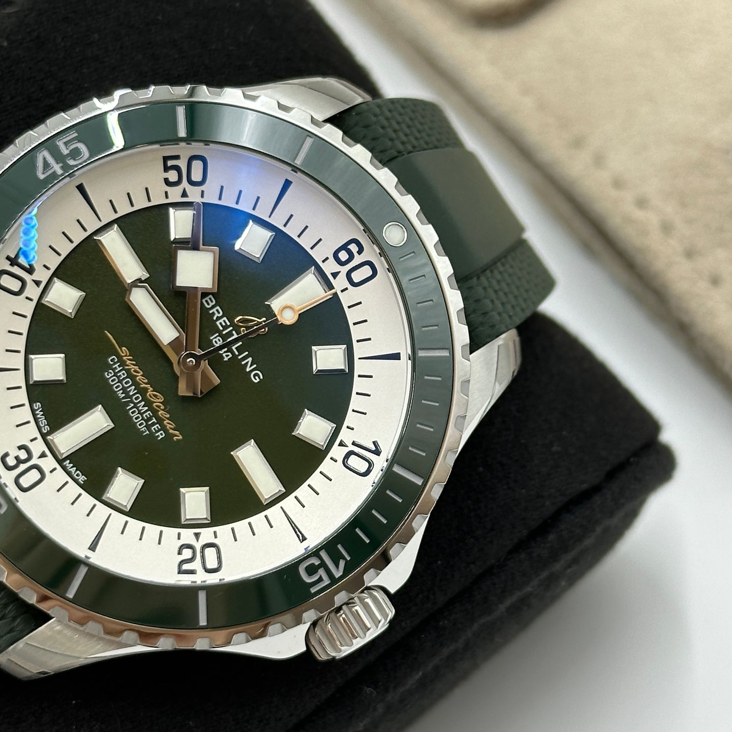 Breitling Superocean 44 A17376A31L1S1 (2023) - Groen wijzerplaat 44mm Staal (5/8)