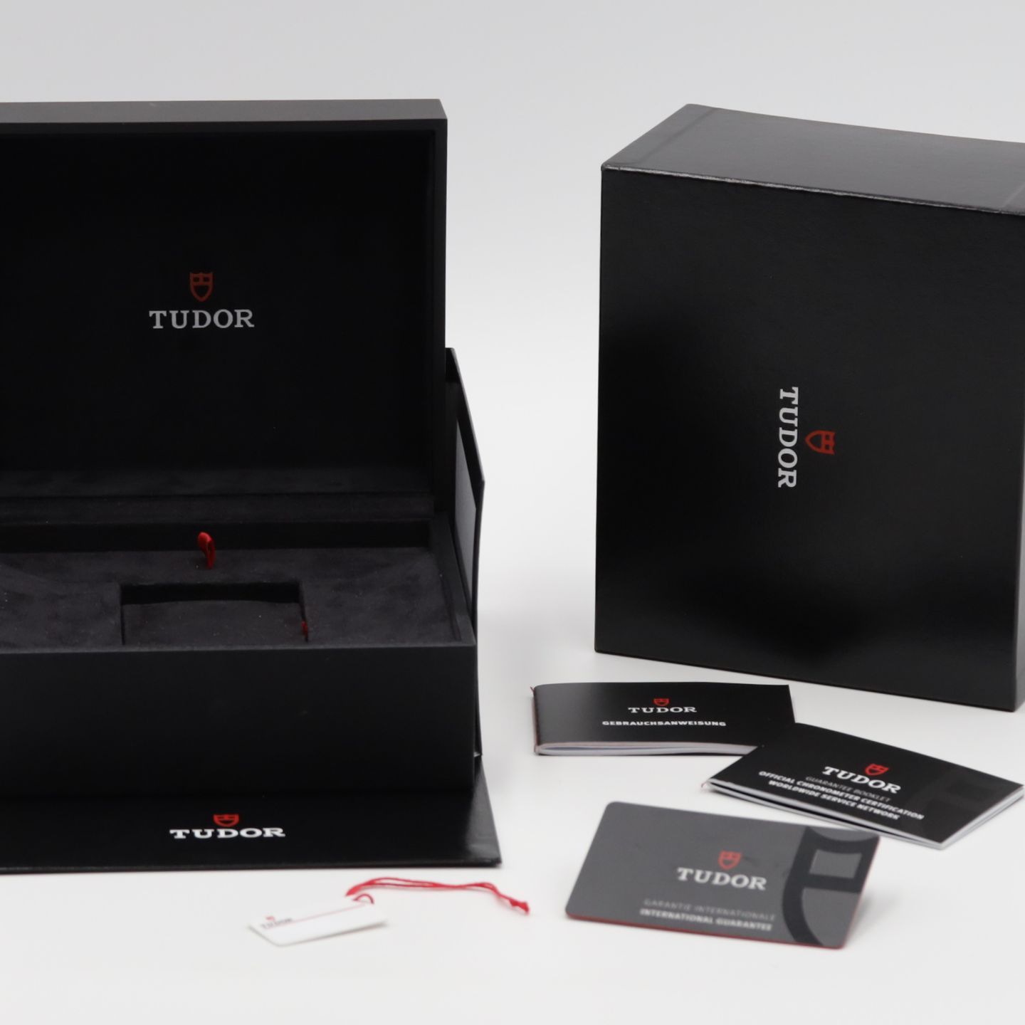 Tudor Black Bay 79470 (Unknown (random serial)) - Black dial 39 mm Steel case (8/8)