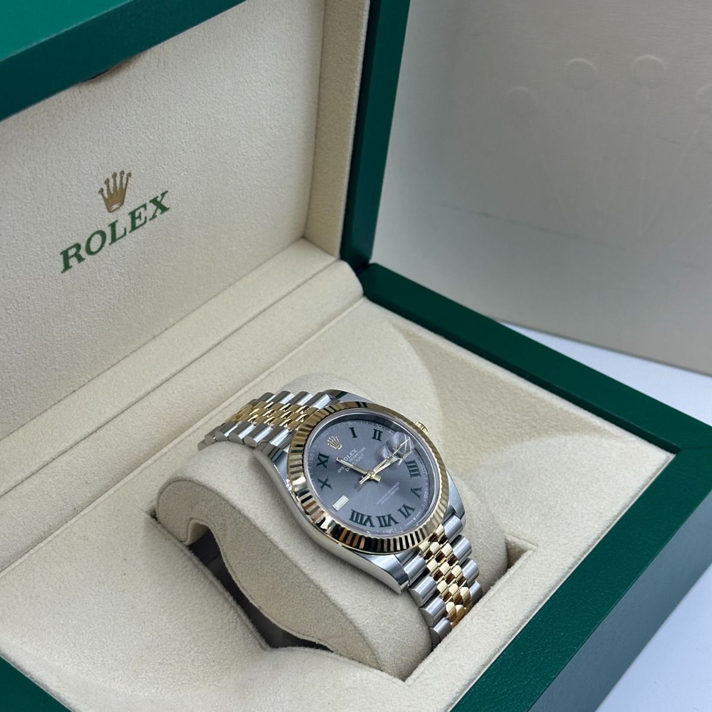 Rolex Datejust 41 126333 (2024) - Grey dial 41 mm Gold/Steel case (3/8)