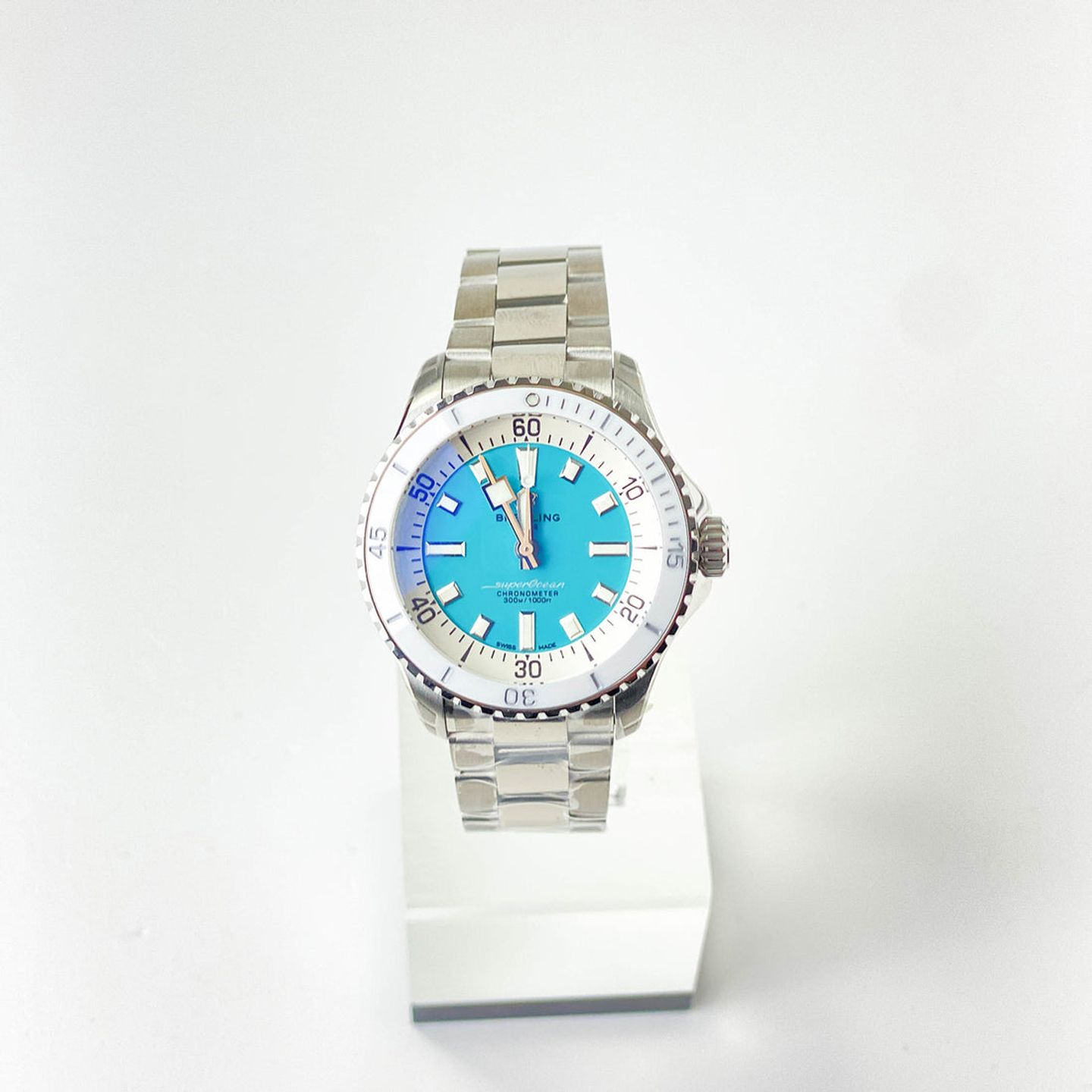 Breitling Superocean A17377211C1A1 (2023) - Turquoise dial 36 mm Steel case (1/4)