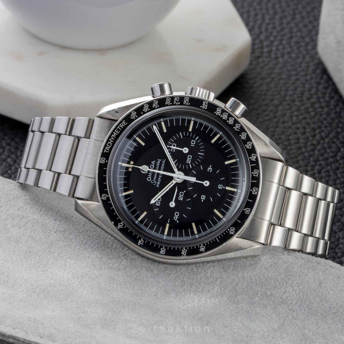 Omega Speedmaster 145.022.68ST (1968) - Zwart wijzerplaat 42mm Staal (2/8)