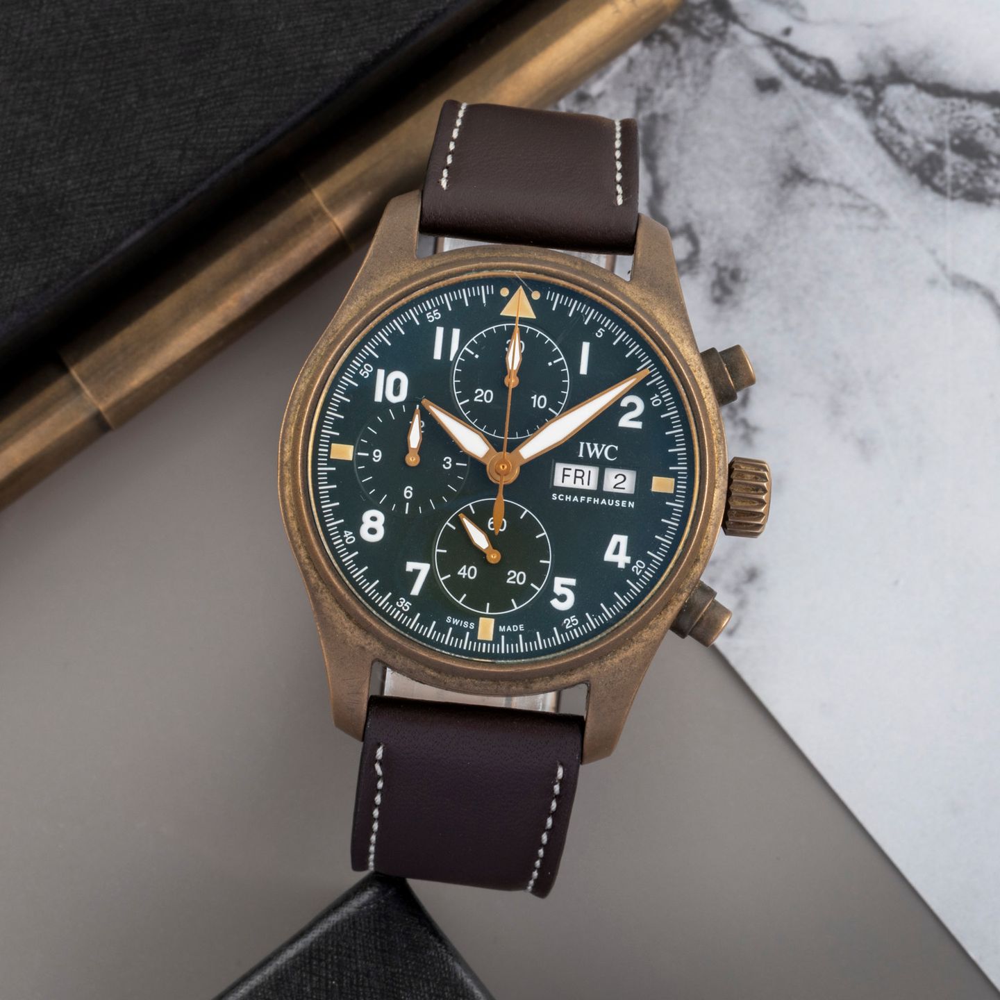 IWC Pilot Spitfire Chronograph IW387902 (Onbekend (willekeurig serienummer)) - Groen wijzerplaat 41mm Brons (1/8)