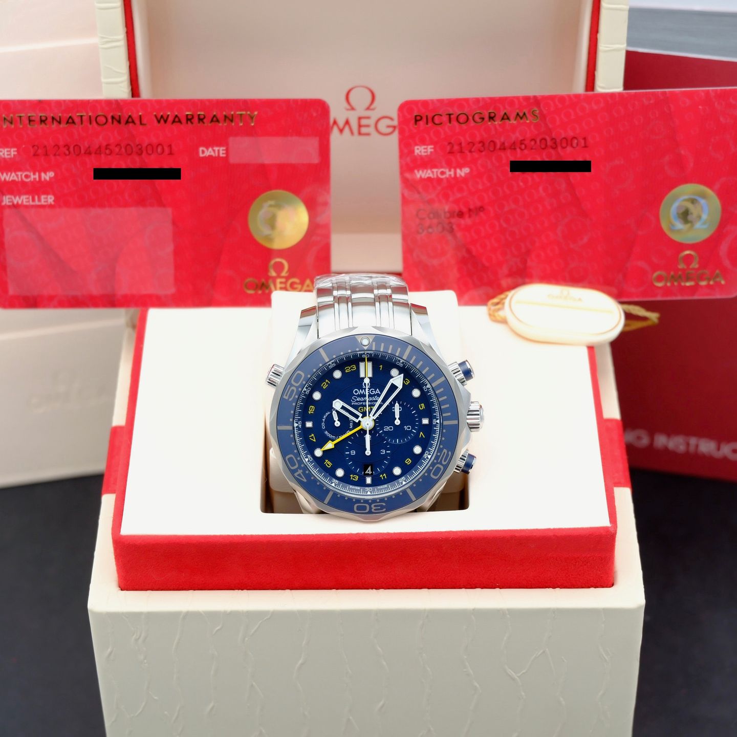 Omega Seamaster Diver 300 M 212.30.44.52.03.001 (2025) - Blue dial 44 mm Steel case (3/8)