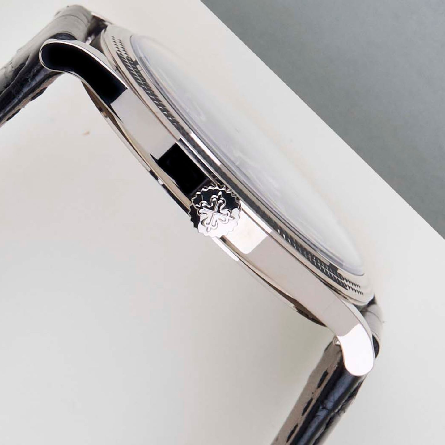 Patek Philippe Calatrava 6119G-001 (2022) - Grey dial 39 mm White Gold case (8/8)