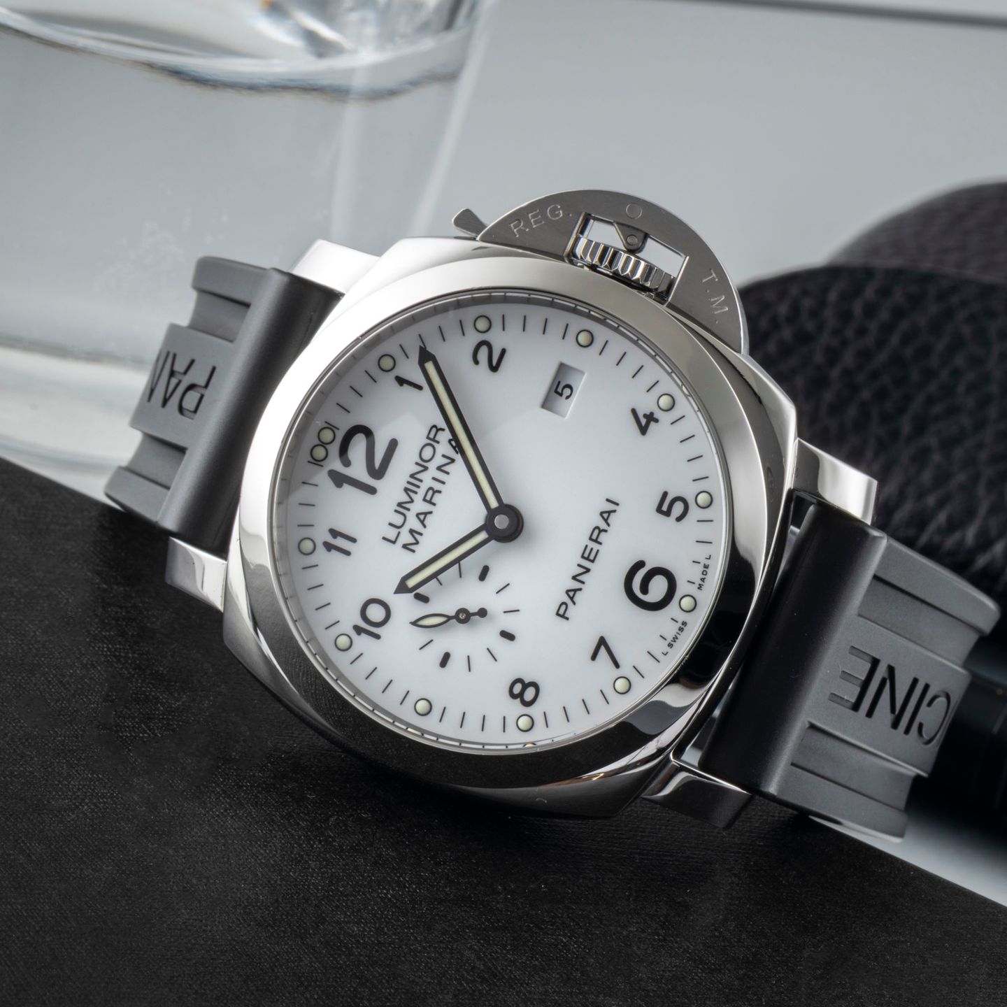 Panerai Luminor Marina 1950 3 Days Automatic PAM00499 - (2/8)