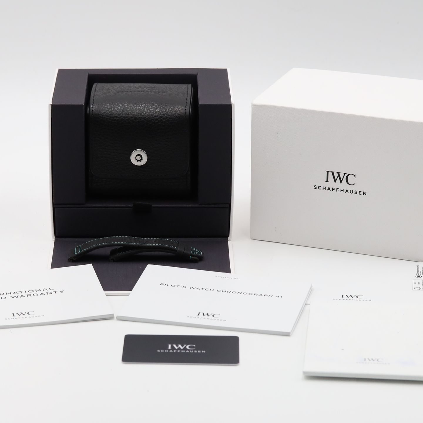 IWC Pilot Chronograph IW388108 (Unknown (random serial)) - Black dial 41 mm Titanium case (8/8)