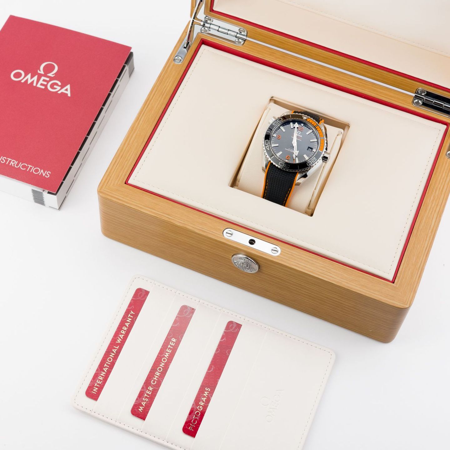 Omega Seamaster Planet Ocean 215.32.44.21.01.001 - (2/8)