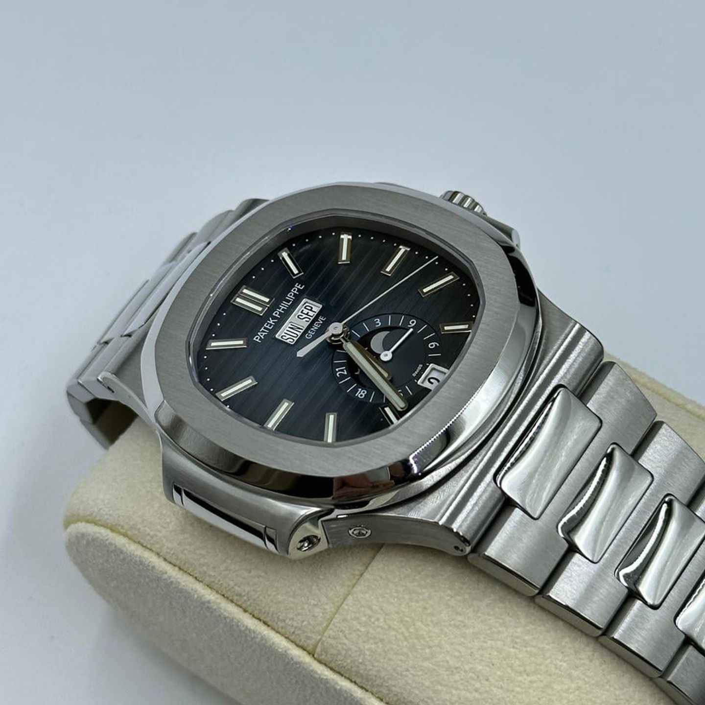 Patek Philippe Nautilus 5726/1A-014 - (4/6)