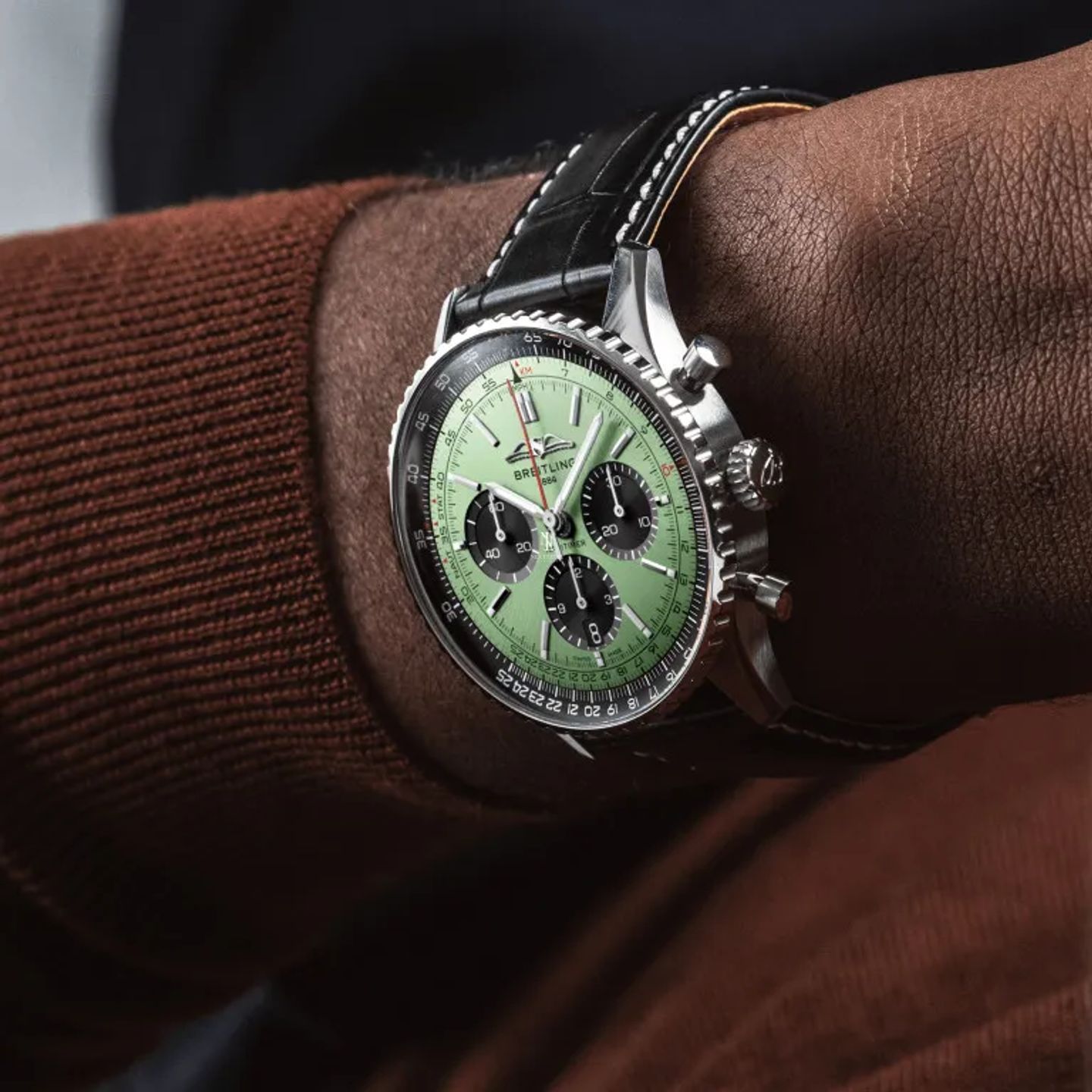 Breitling Navitimer 1 B01 Chronograph AB0138 (2026) - Zwart wijzerplaat 43mm Staal (6/6)