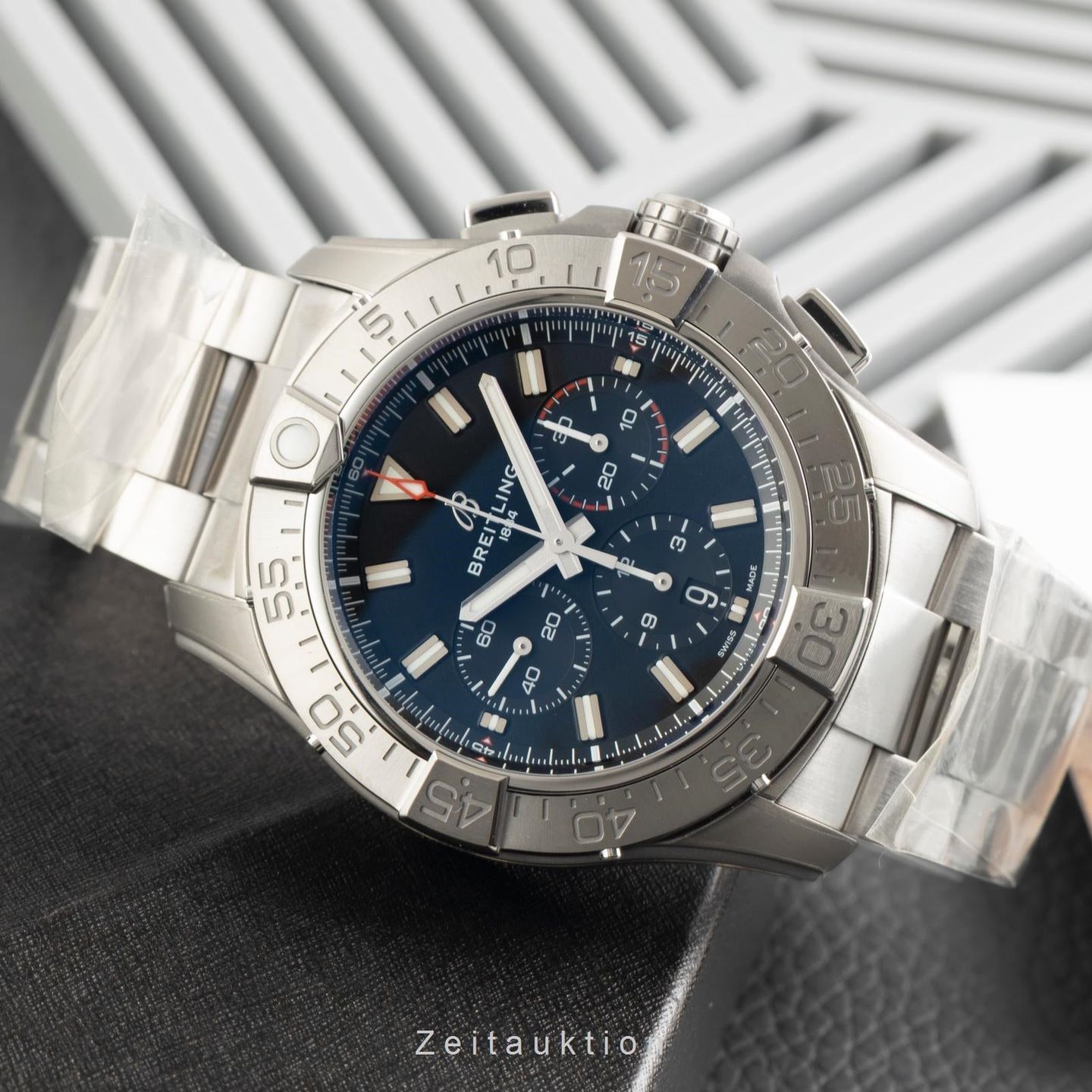 Breitling Super Avenger EB0148101B1E1 - (2/8)