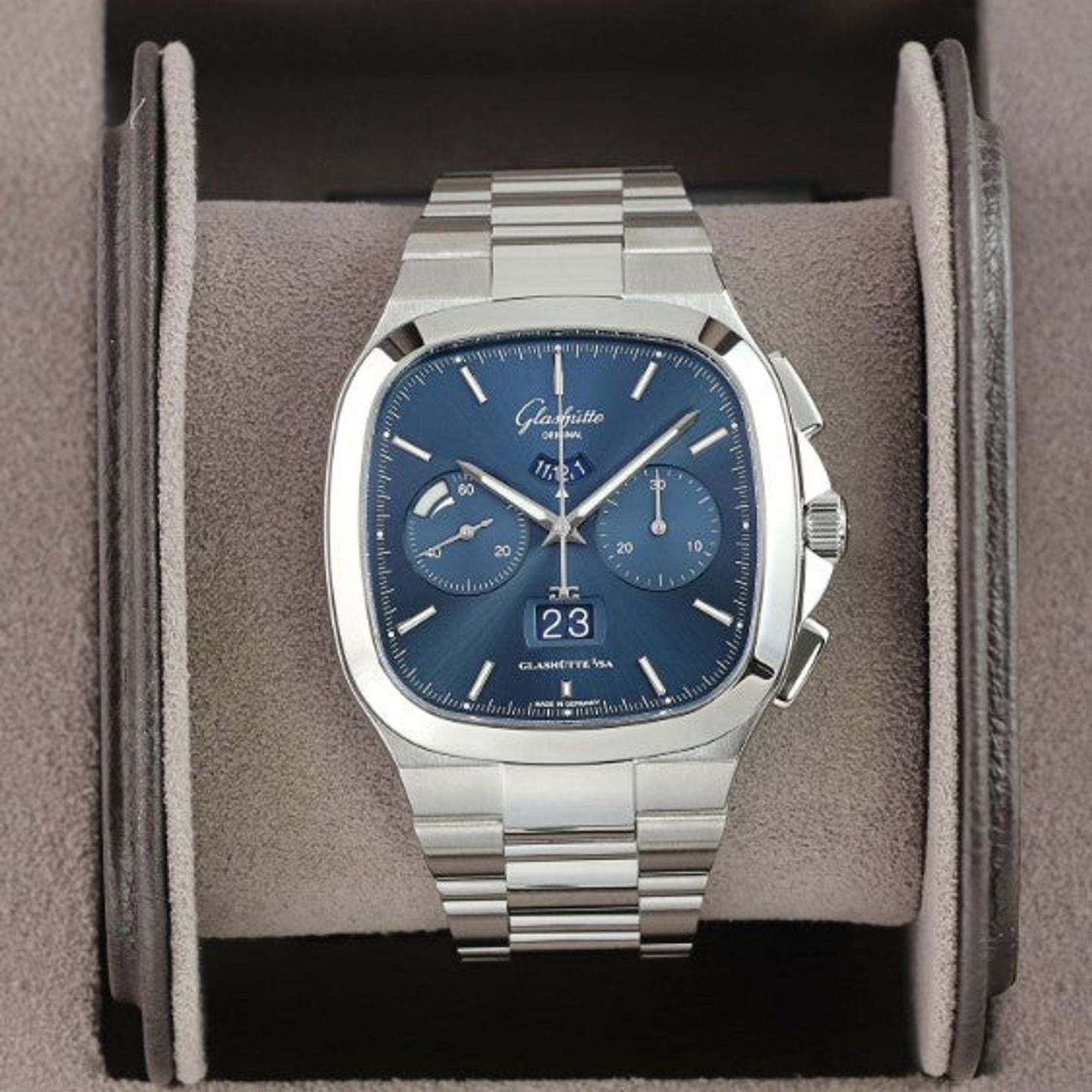 Glashütte Original Senator Chronograph Panorama Date 1-37-02-08-02-70 (2025) - Blue dial 40 mm Steel case (1/1)