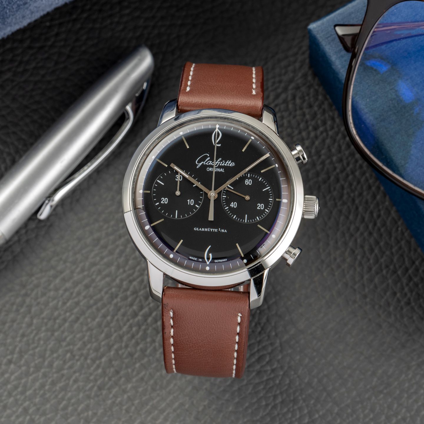 Glashütte Original Sixties Chronograph 1-39-34-02-22-04 (Unknown (random serial)) - Black dial 41 mm Steel case (1/8)