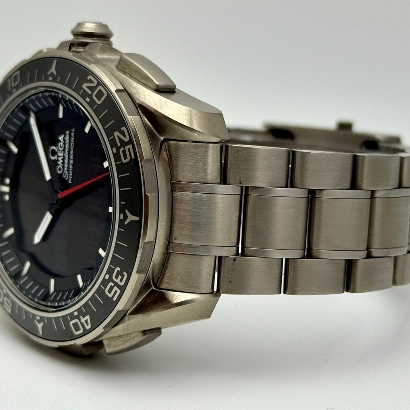 Omega Speedmaster Skywalker X-33 318.90.45.79.01.001 - (5/8)