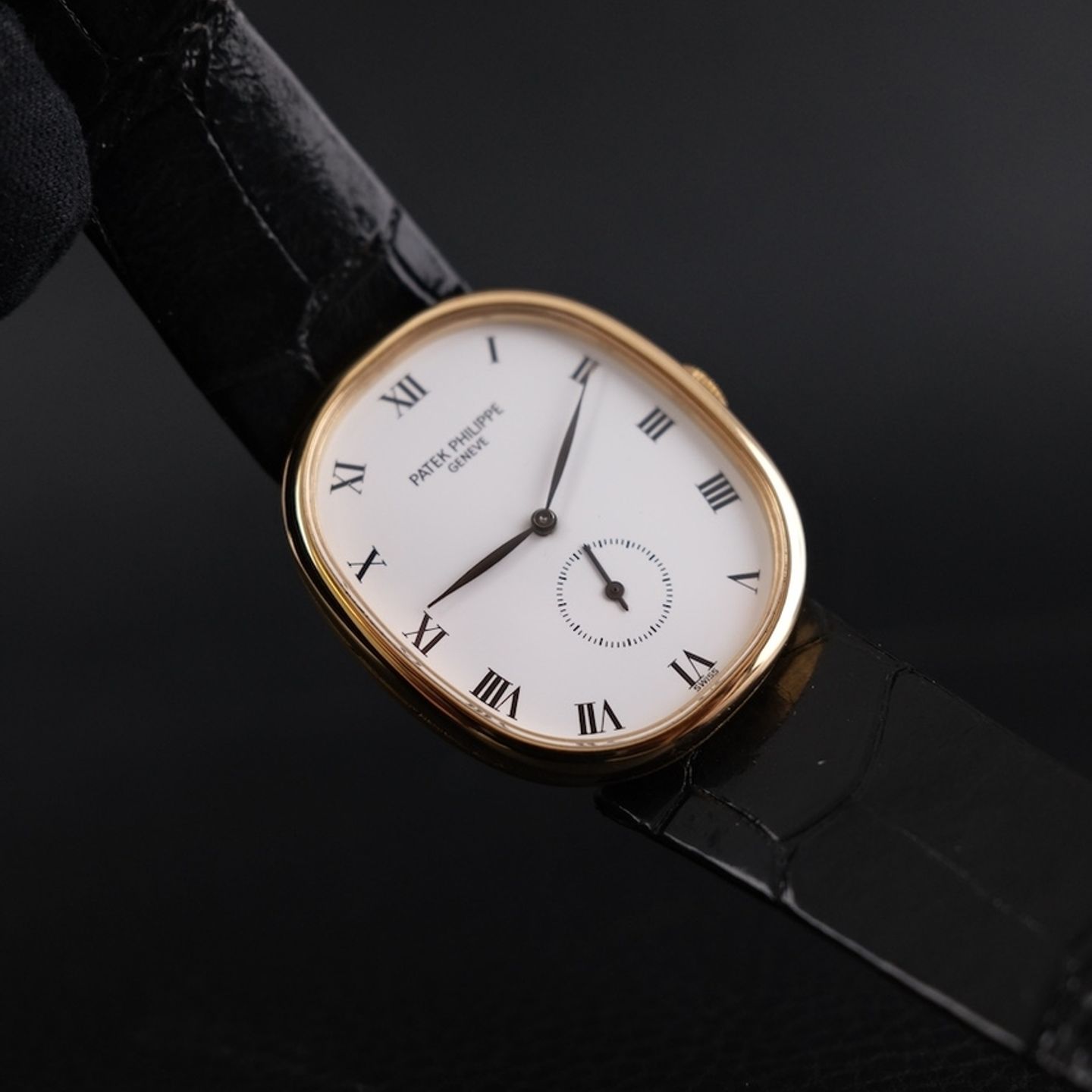 Patek Philippe Golden Ellipse 3948 (Unknown (random serial)) - White dial 28 mm Yellow Gold case (2/8)