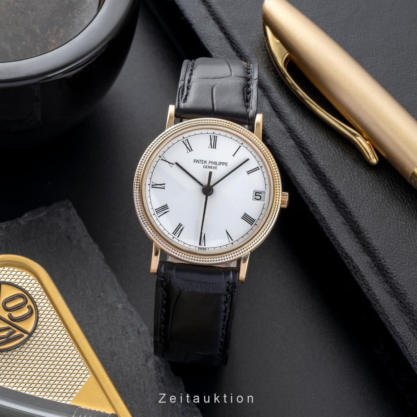 Patek Philippe Golden Ellipse 5738/1R-001 (1990) - Black dial 35 mm Rose Gold case (3/8)