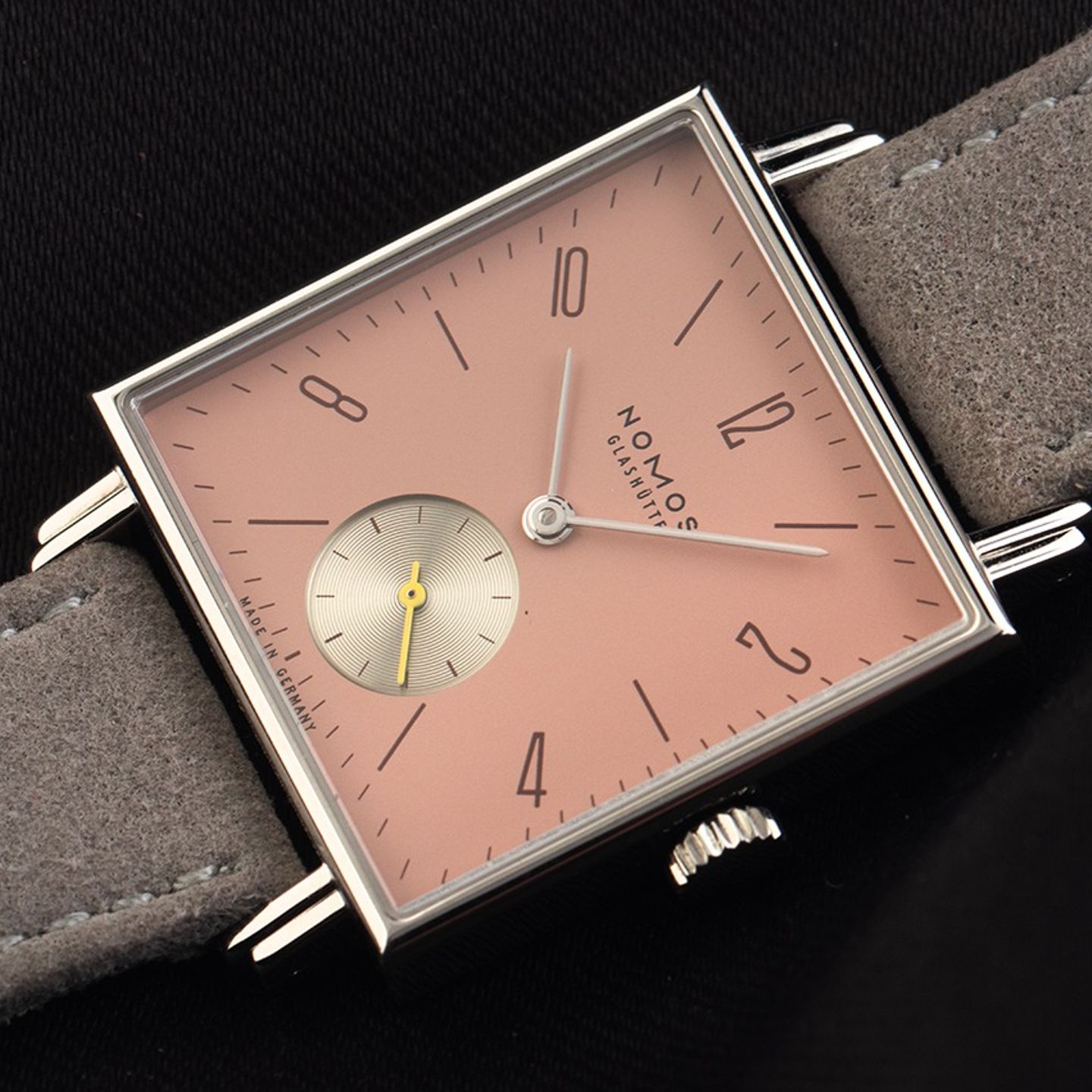 NOMOS Tetra 474 (2025) - Roze wijzerplaat 30mm Staal (3/7)