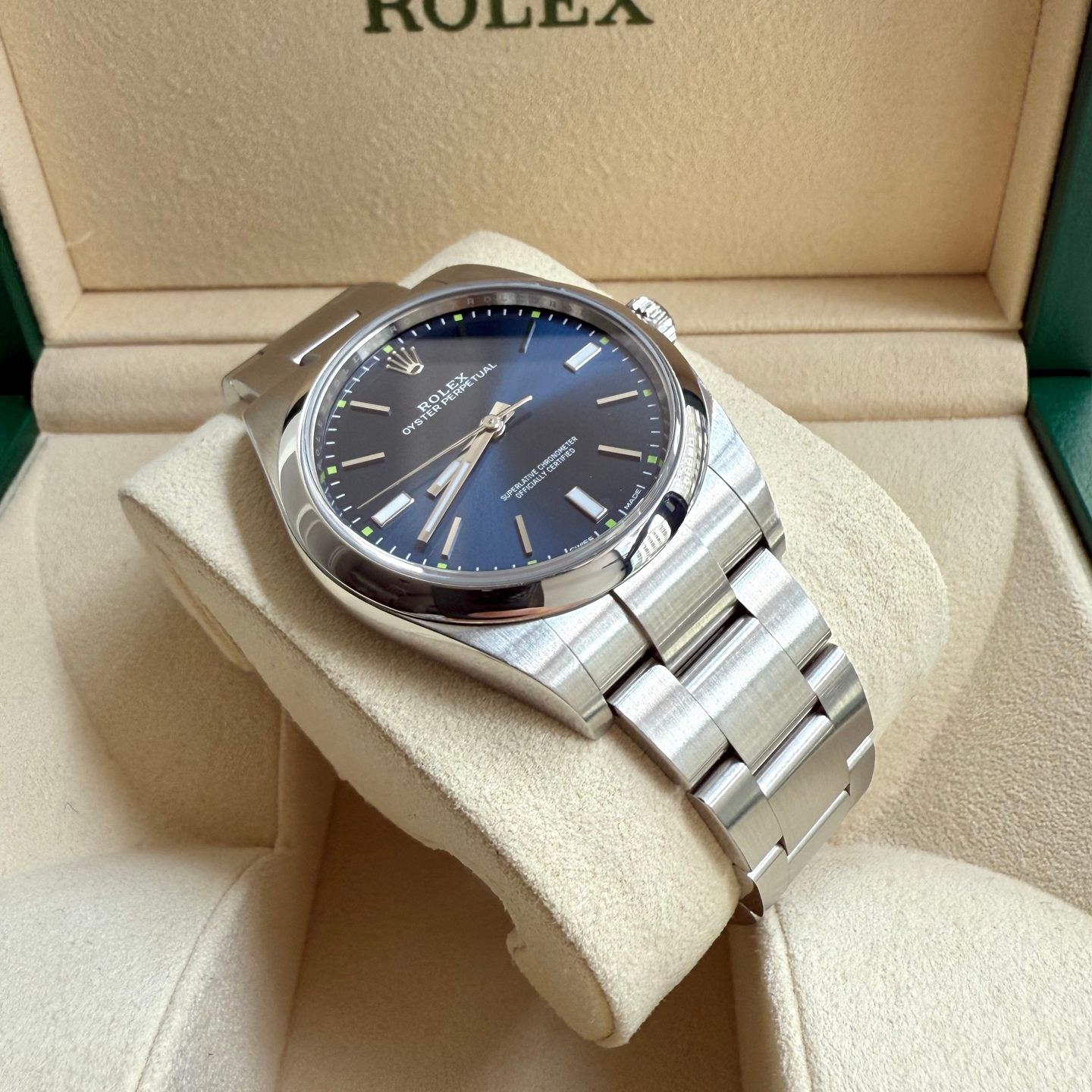 Rolex Oyster Perpetual 39 114300 - (2/6)