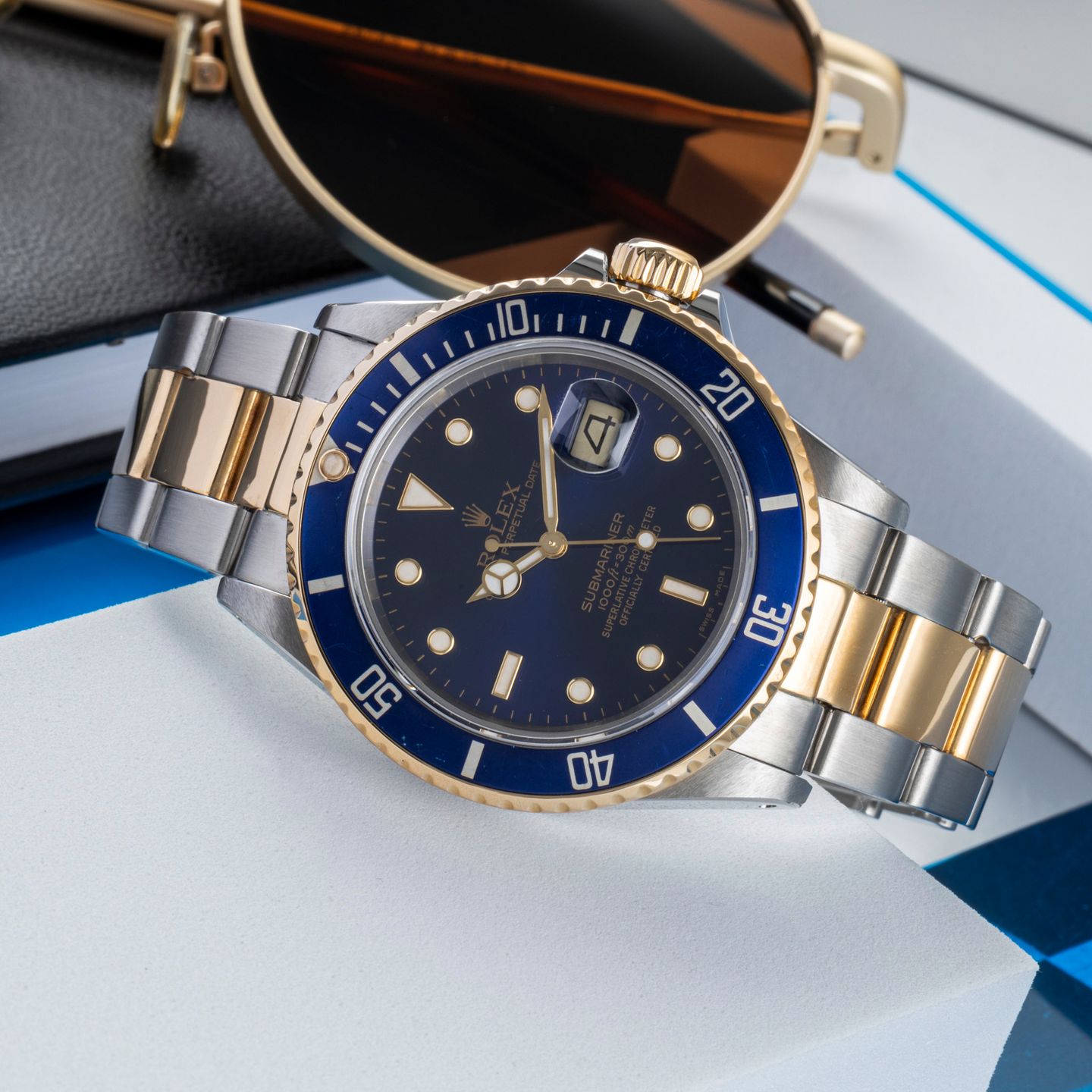 Rolex Submariner Date 16803 (1987) - 40 mm Gold/Steel case (2/8)