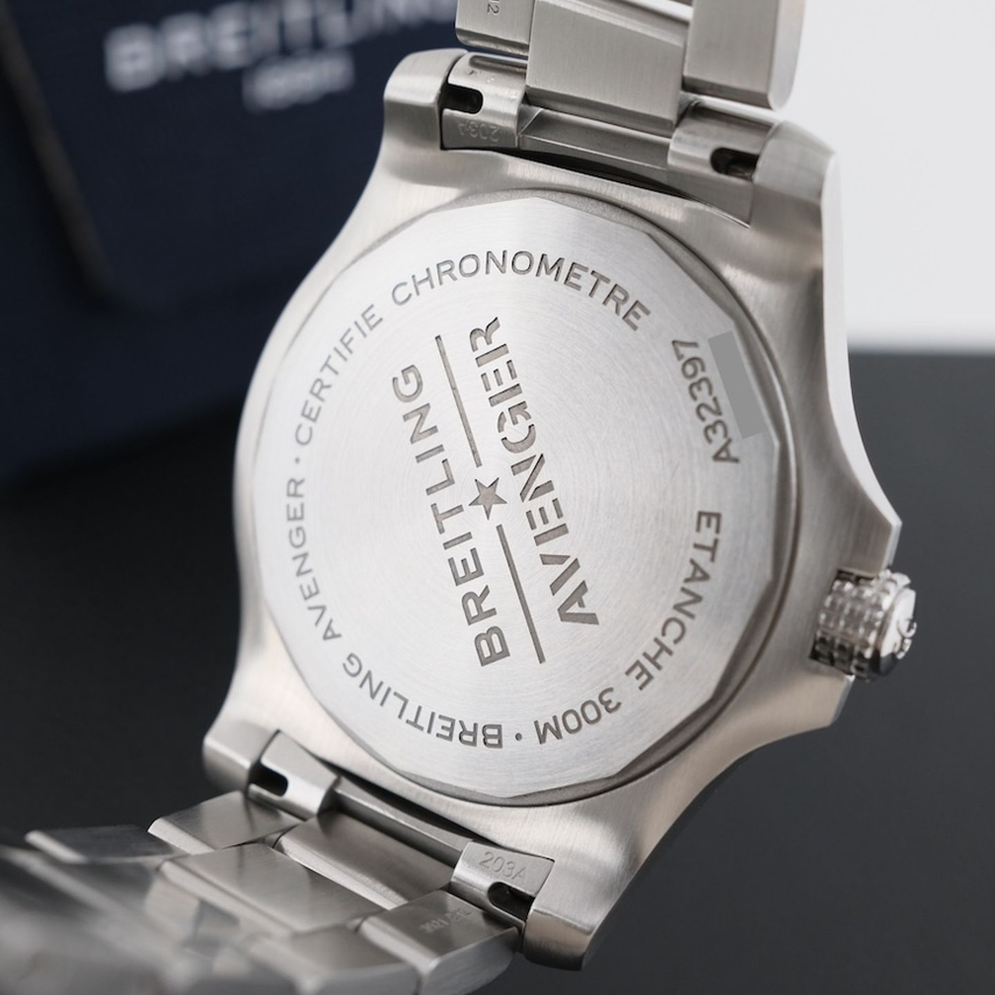 Breitling Avenger A32397 (2025) - 43 mm Steel case (7/8)