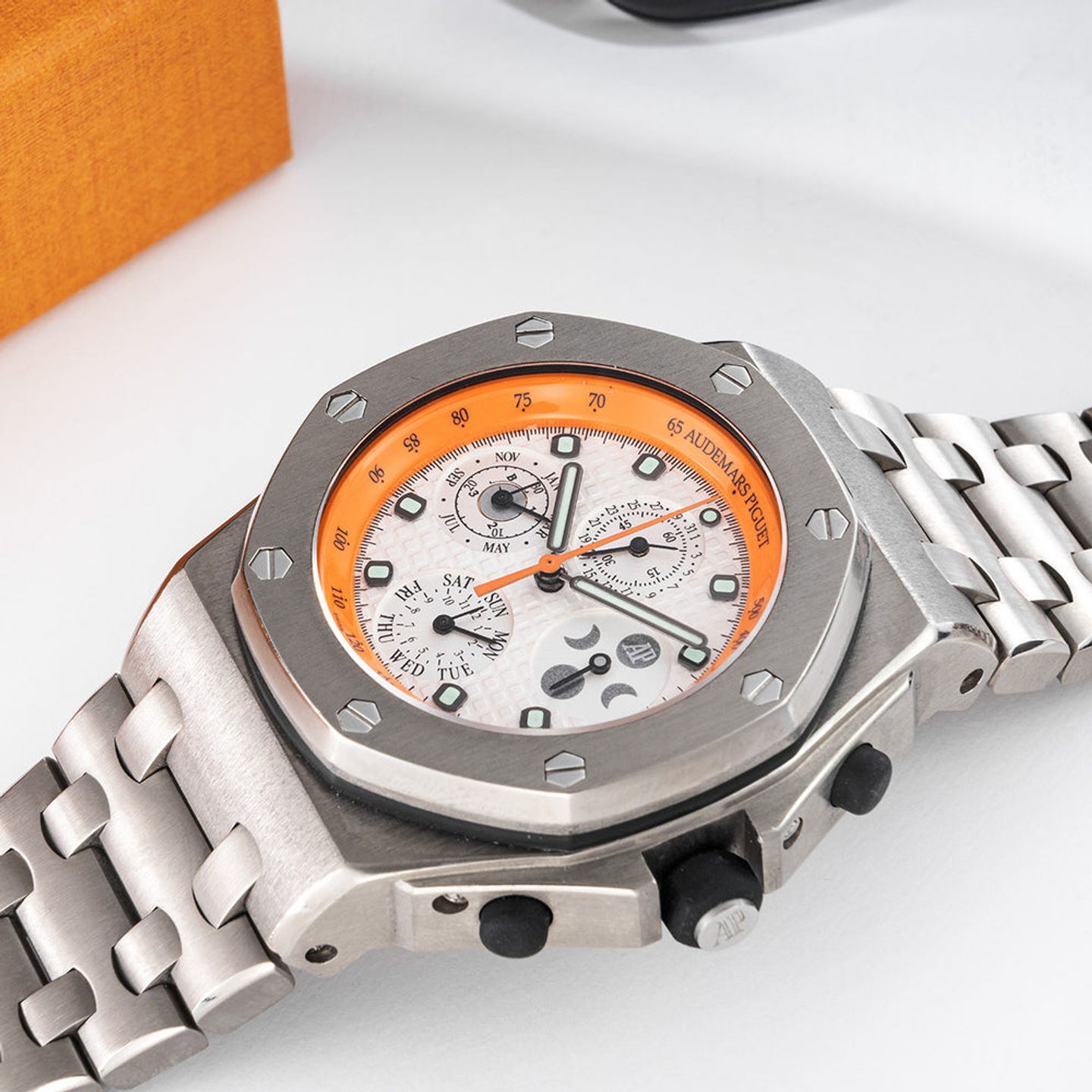 Audemars Piguet Royal Oak Offshore Chronograph 25854TI - (2/6)