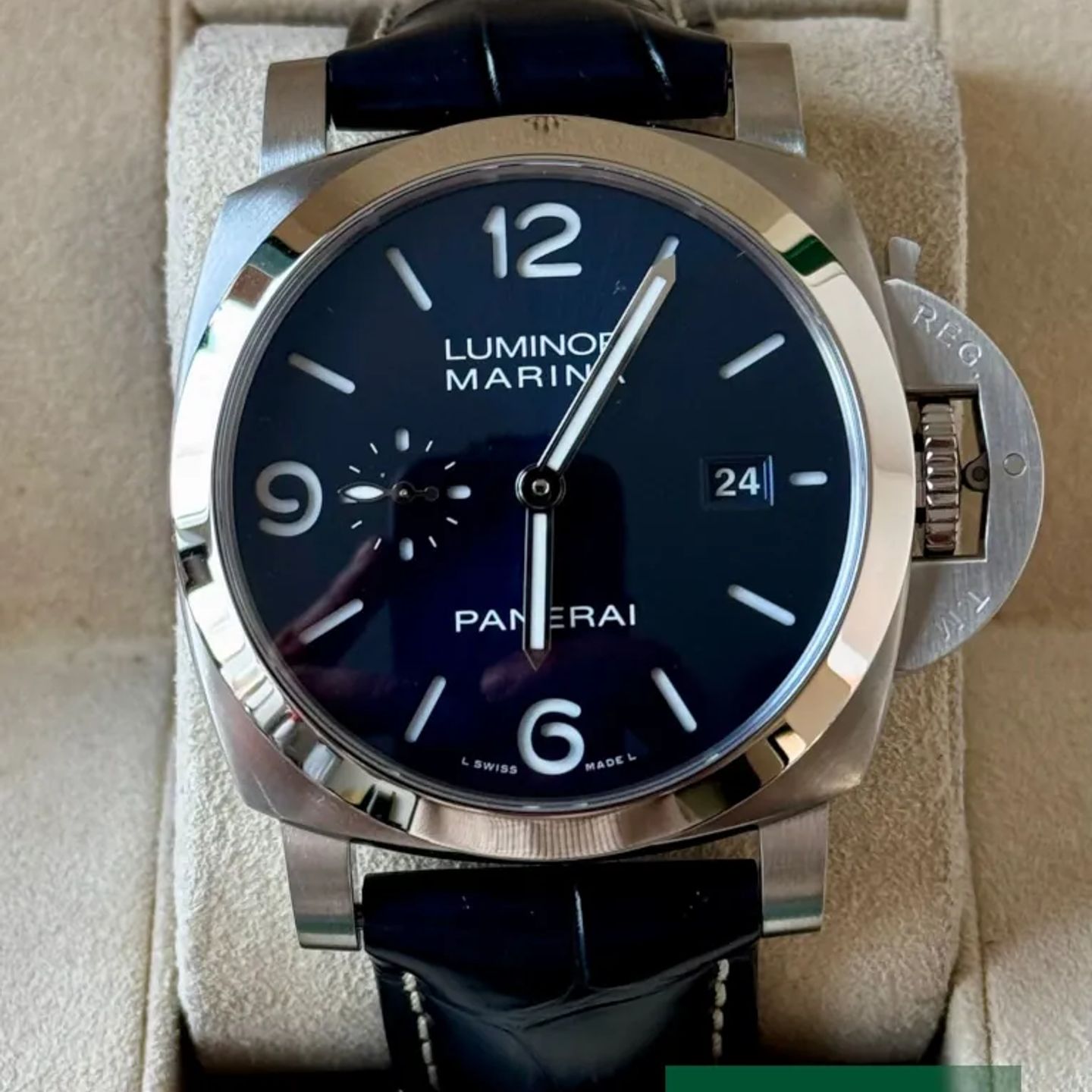 Panerai Luminor Marina PAM03313 (2025) - Blue dial 44 mm Steel case (2/7)