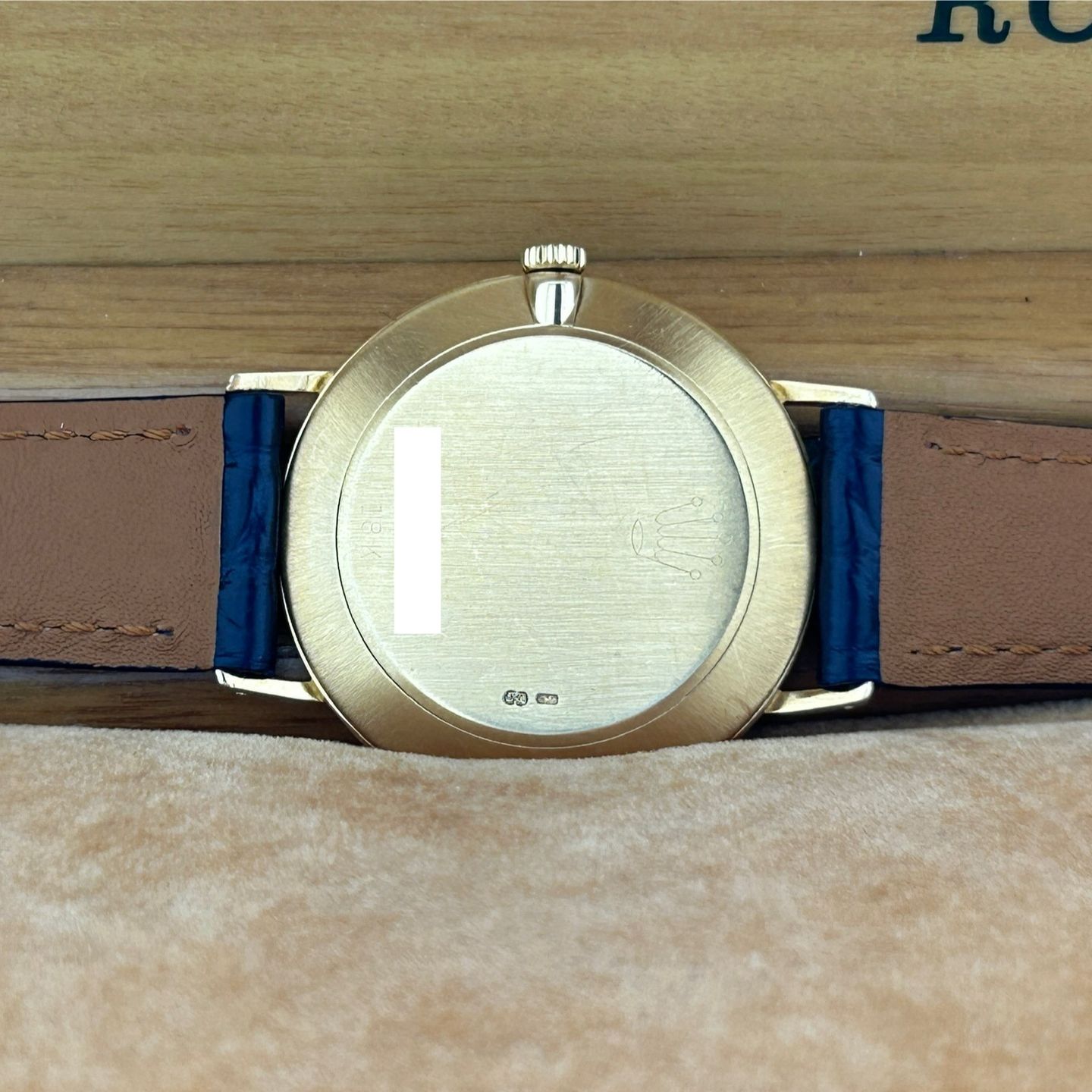 Rolex Cellini 4112 (1975) - Champagne dial 32 mm Yellow Gold case (2/8)