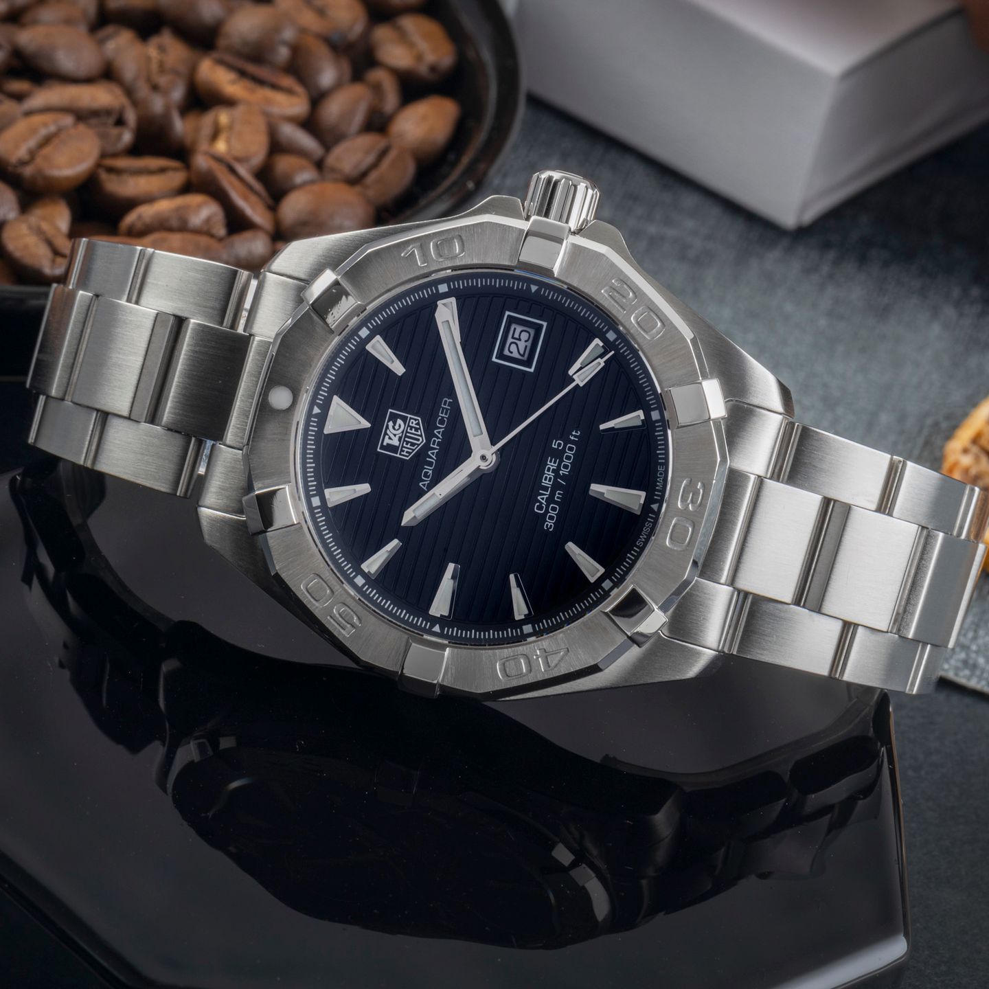 TAG Heuer Aquaracer 300M WAY2110 (Unknown (random serial)) - Black dial 41 mm Gold/Steel case (2/8)