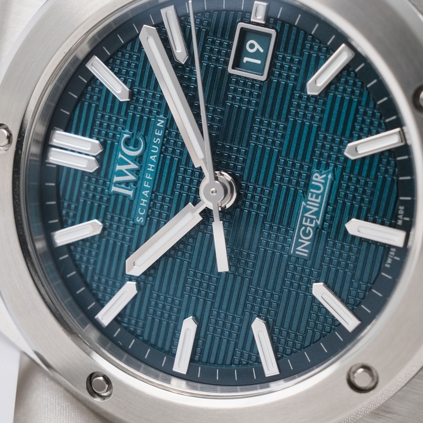 IWC Ingenieur Automatic IW328903 (2026) - Blue dial 40 mm Steel case (5/8)
