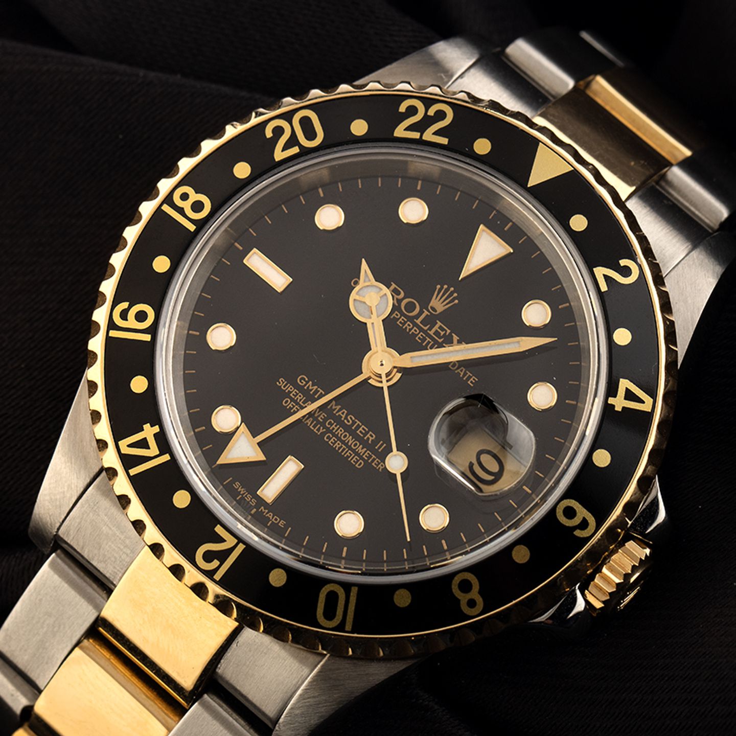 Rolex GMT-Master II 16713 (2005) - Black dial 40 mm Gold/Steel case (3/8)