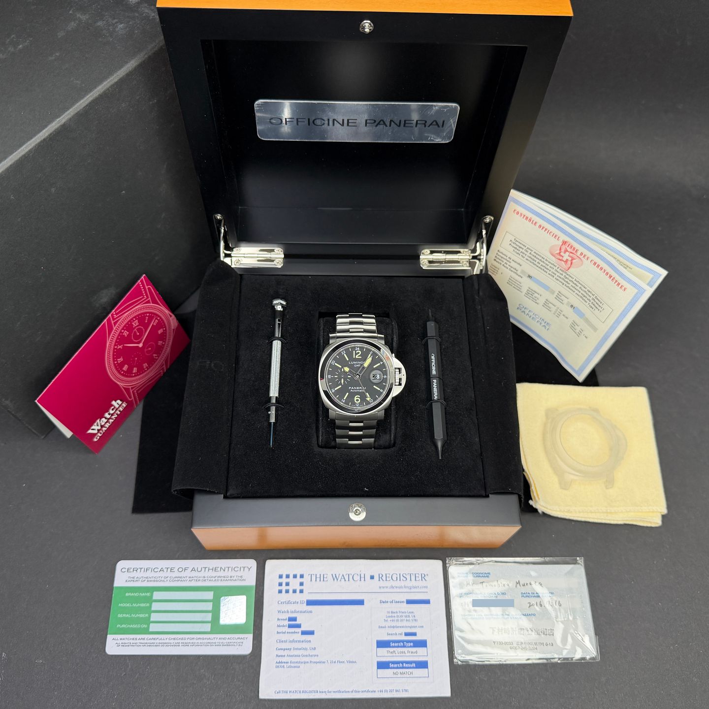 Panerai Luminor PAM00297 (2016) - Black dial 44 mm Steel case (3/8)